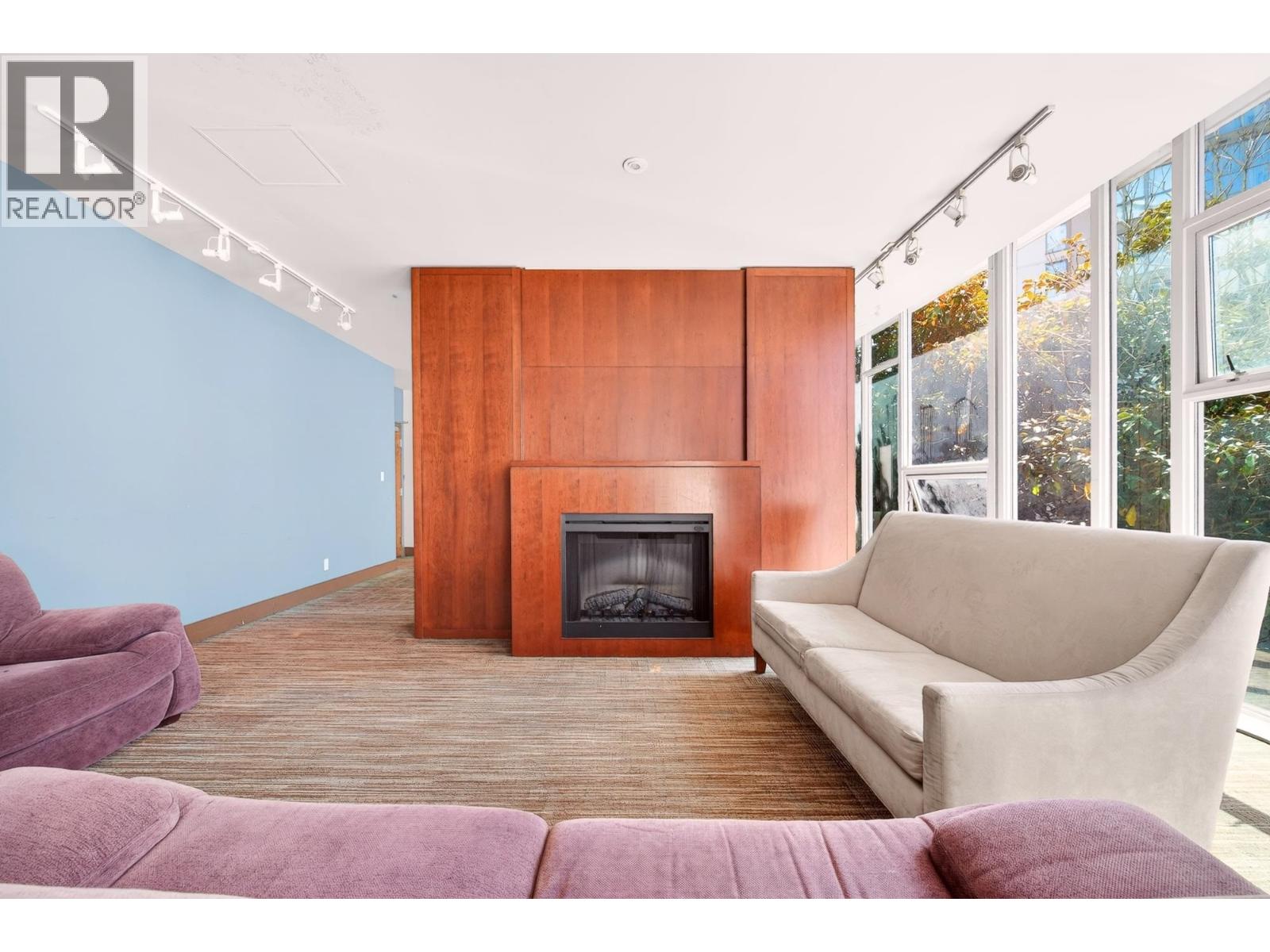 606 8280 Lansdowne Road Property Photo 21