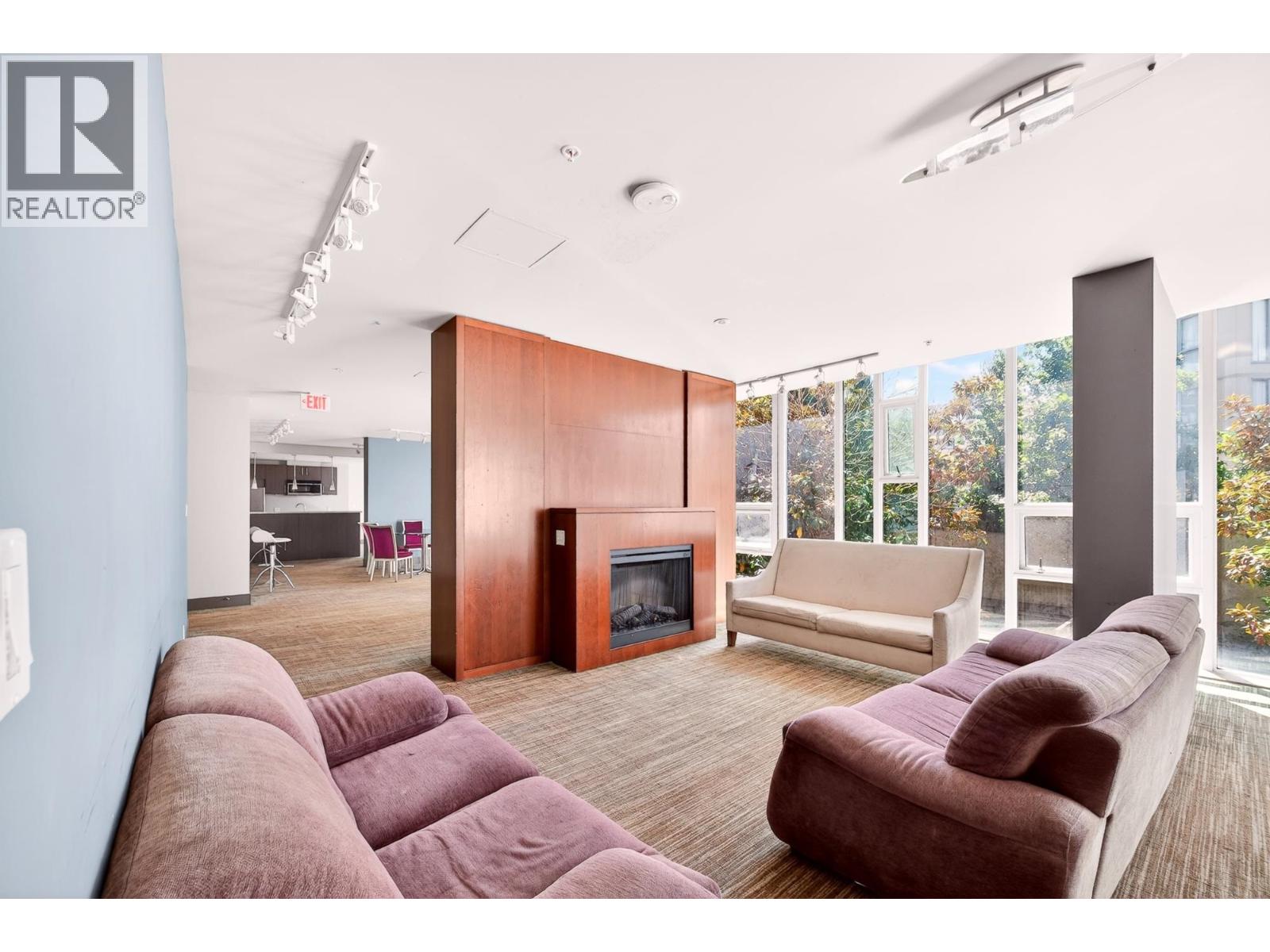 606 8280 Lansdowne Road Property Photo 23