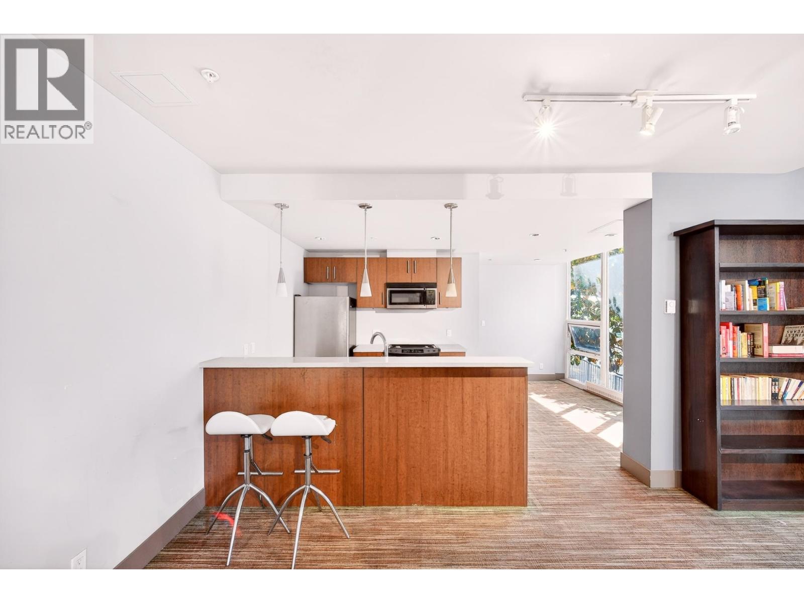 606 8280 Lansdowne Road Property Photo 26