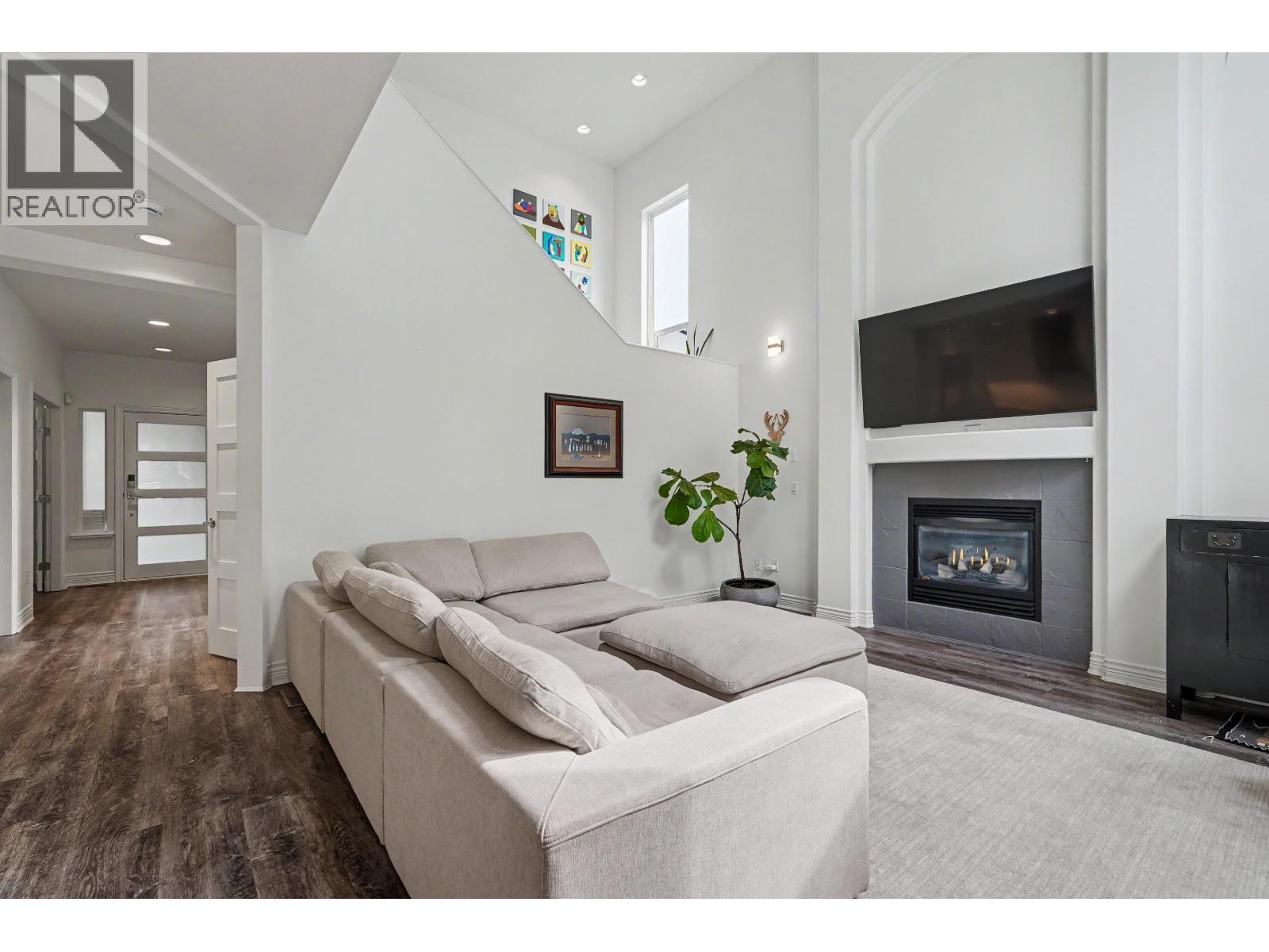 1722 Paddock Drive Property Photo 11
