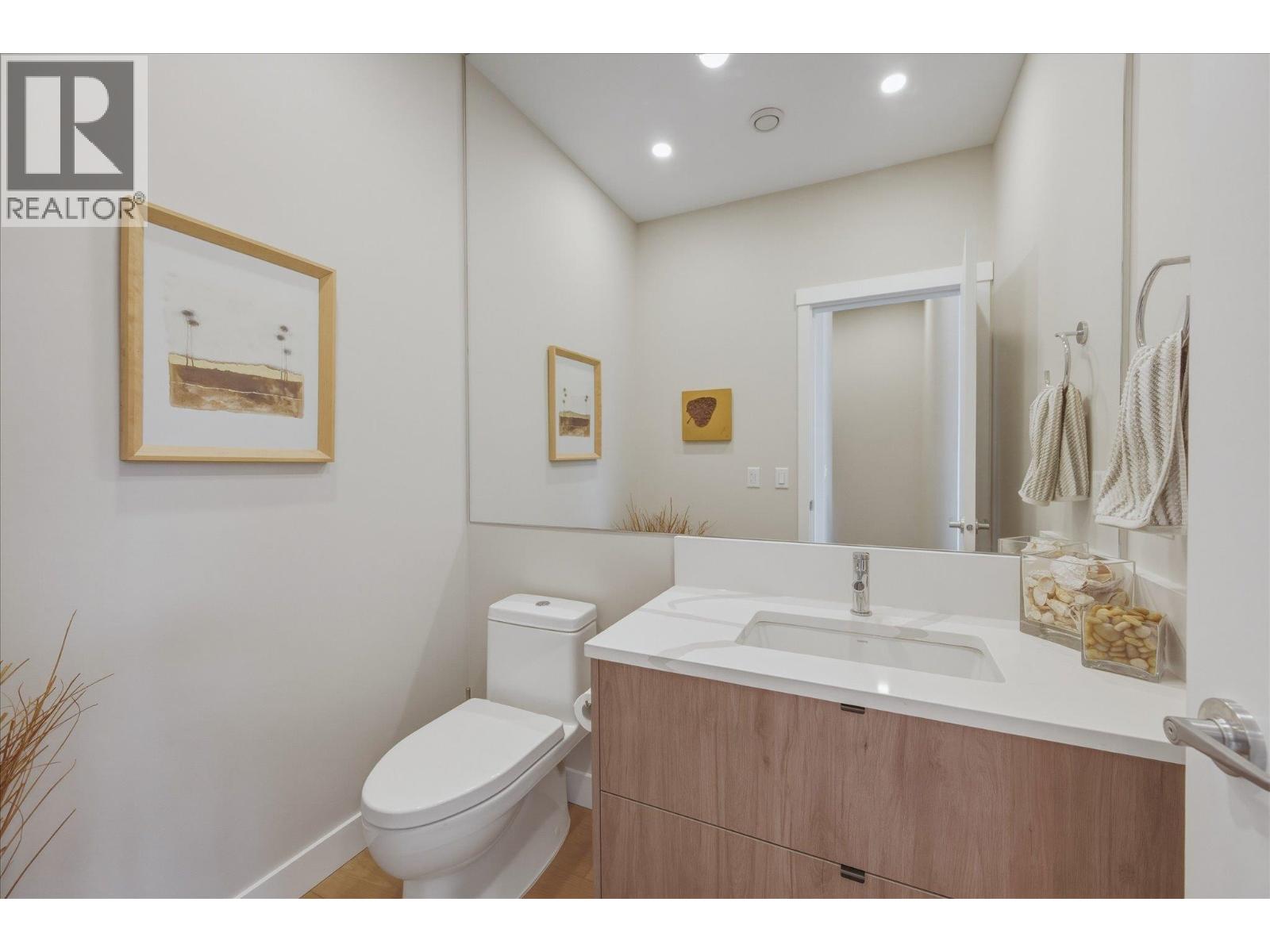 16 4000 Sunstone Way Property Photo 13