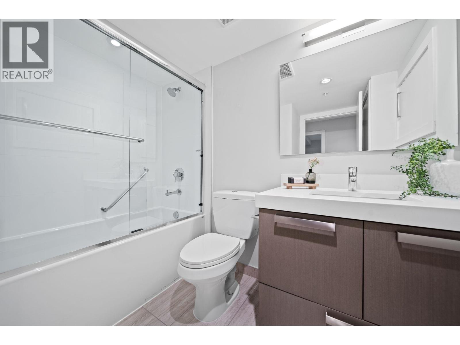 207 5555 Dunbar Street Property Photo 12