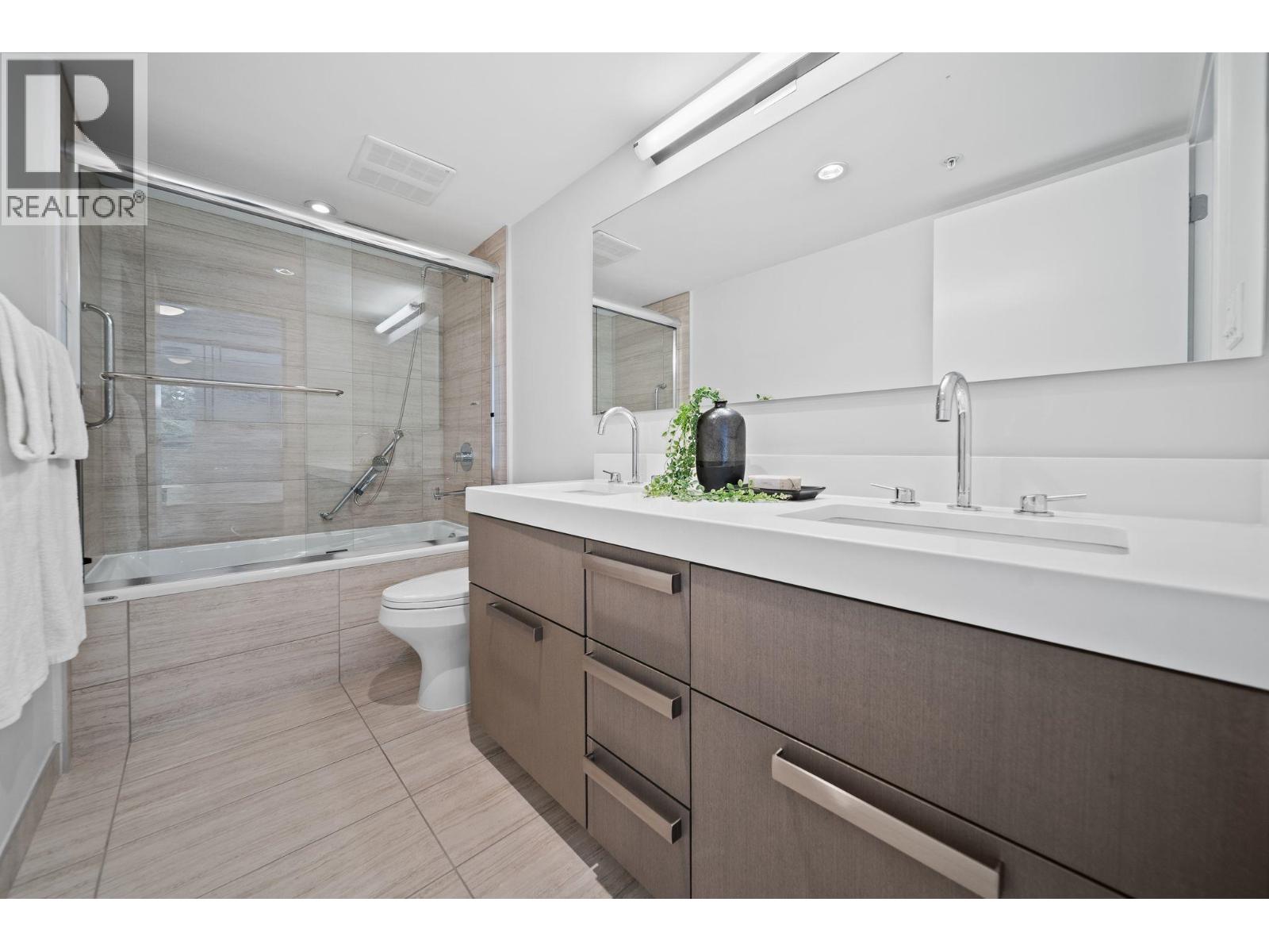 207 5555 Dunbar Street Property Photo 14