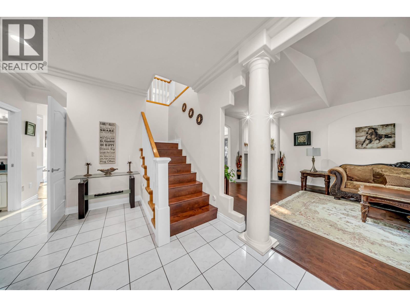 10442 Tamarack Crescent Property Photo 4