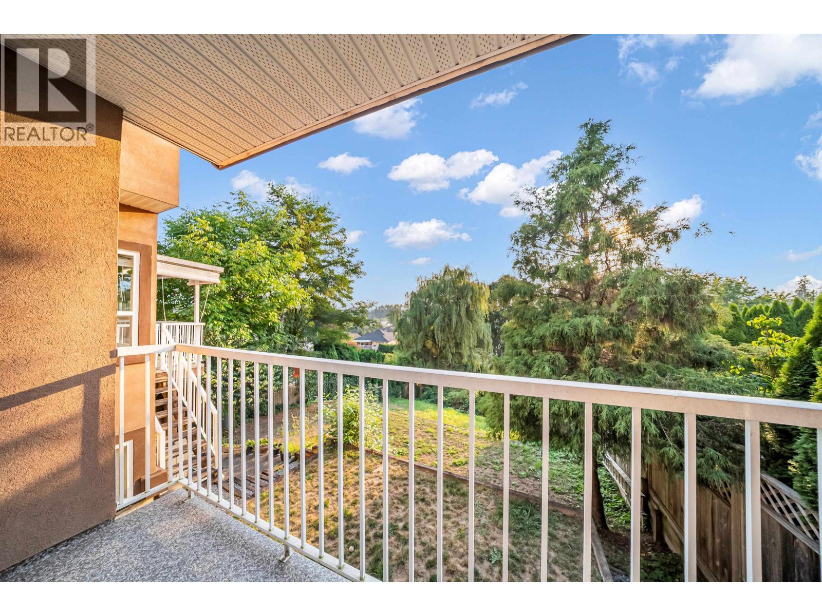 10442 Tamarack Crescent Property Photo 8