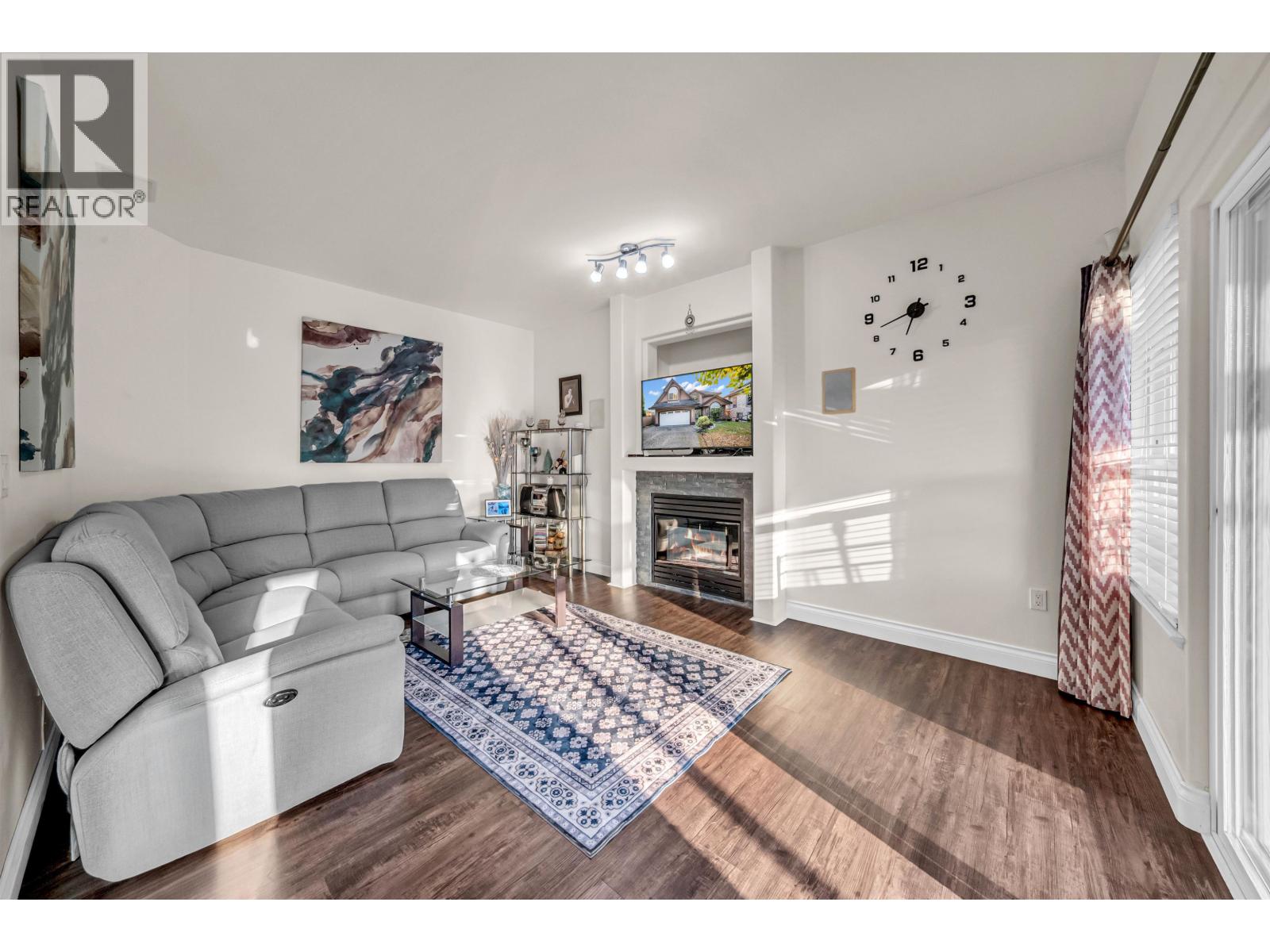 10442 Tamarack Crescent Property Photo 15