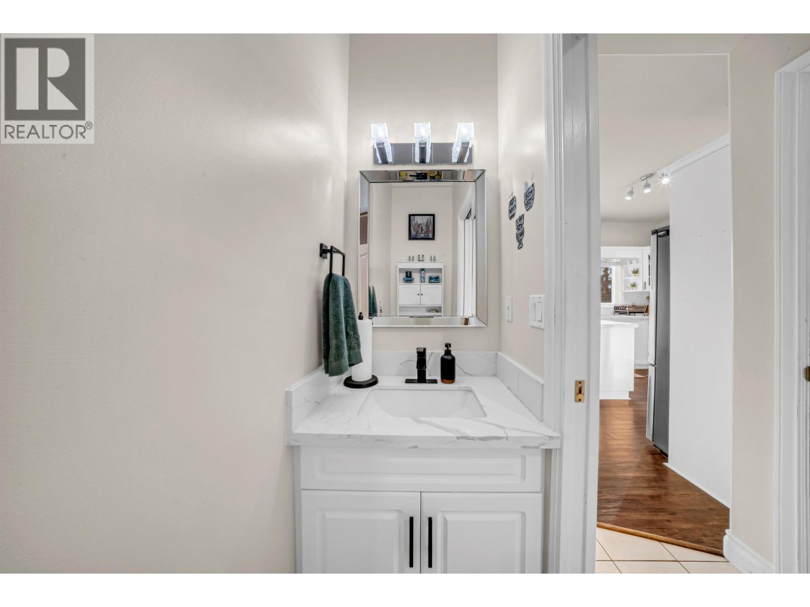 10442 Tamarack Crescent Property Photo 20