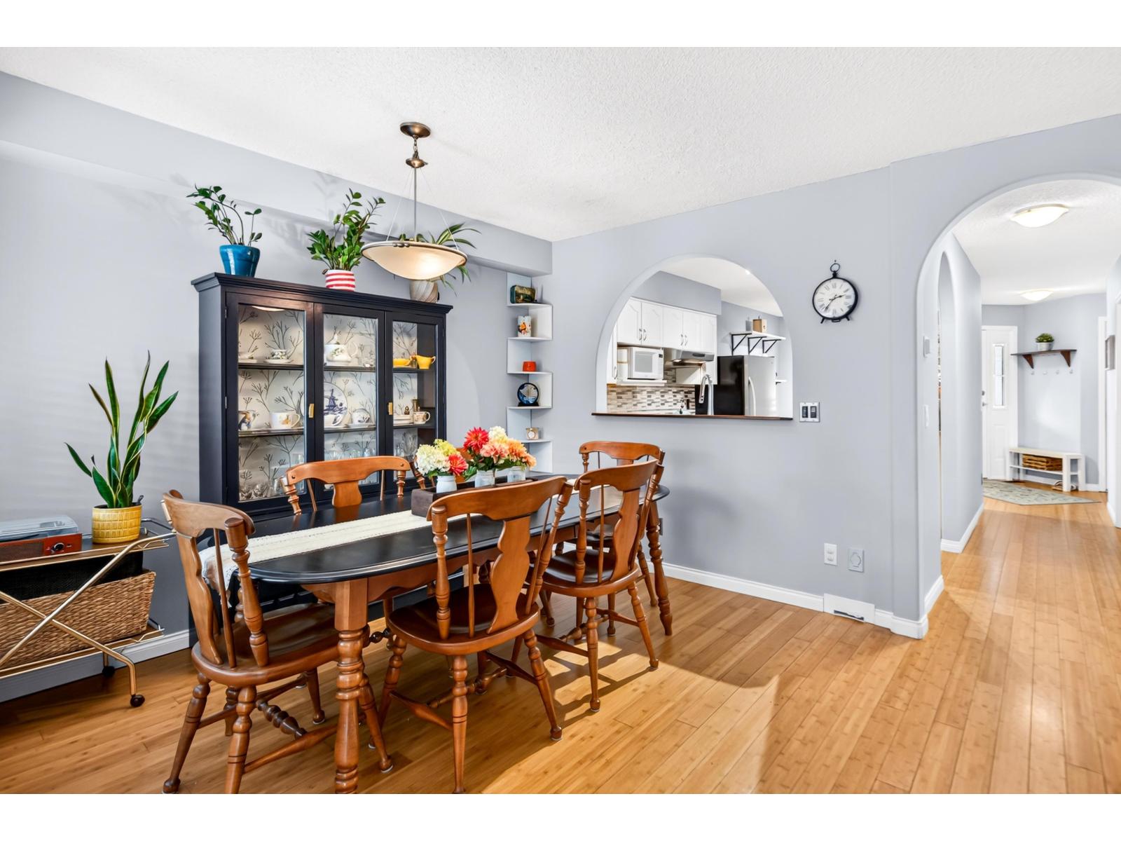 11 9045 Walnut Grove Drive Property Photo 10