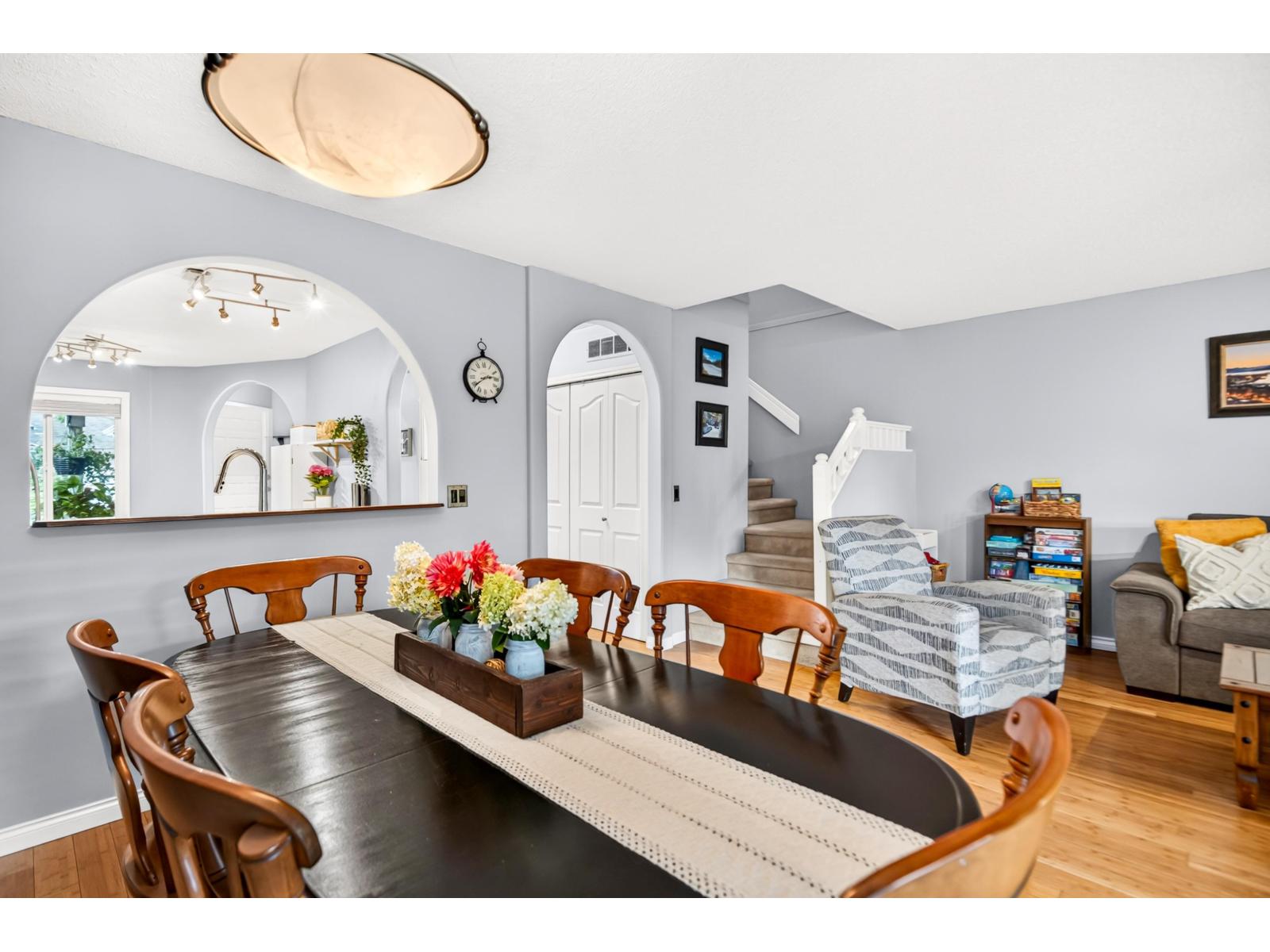 11 9045 Walnut Grove Drive Property Photo 12