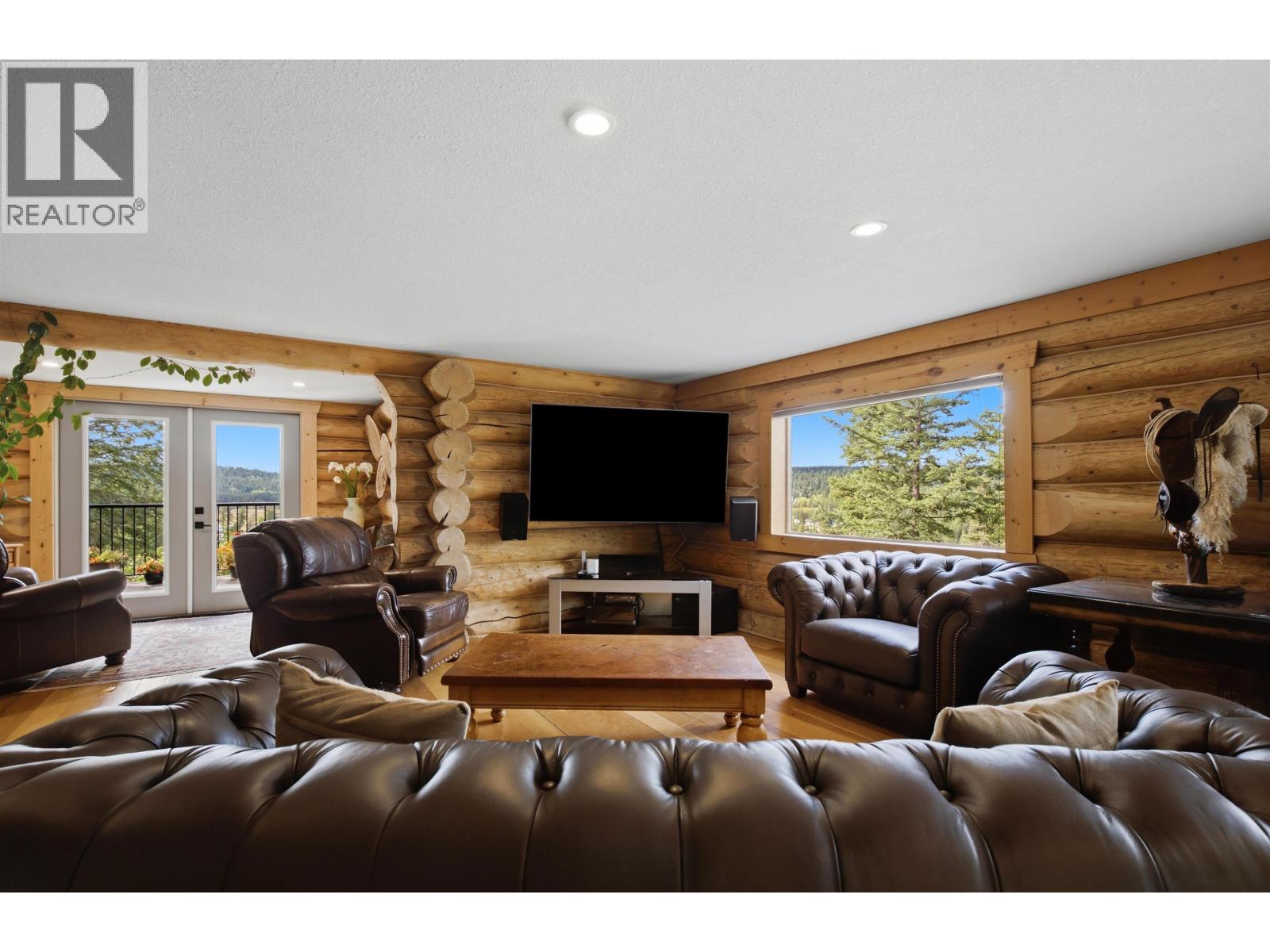 2635 Basaraba Road Property Photo 2