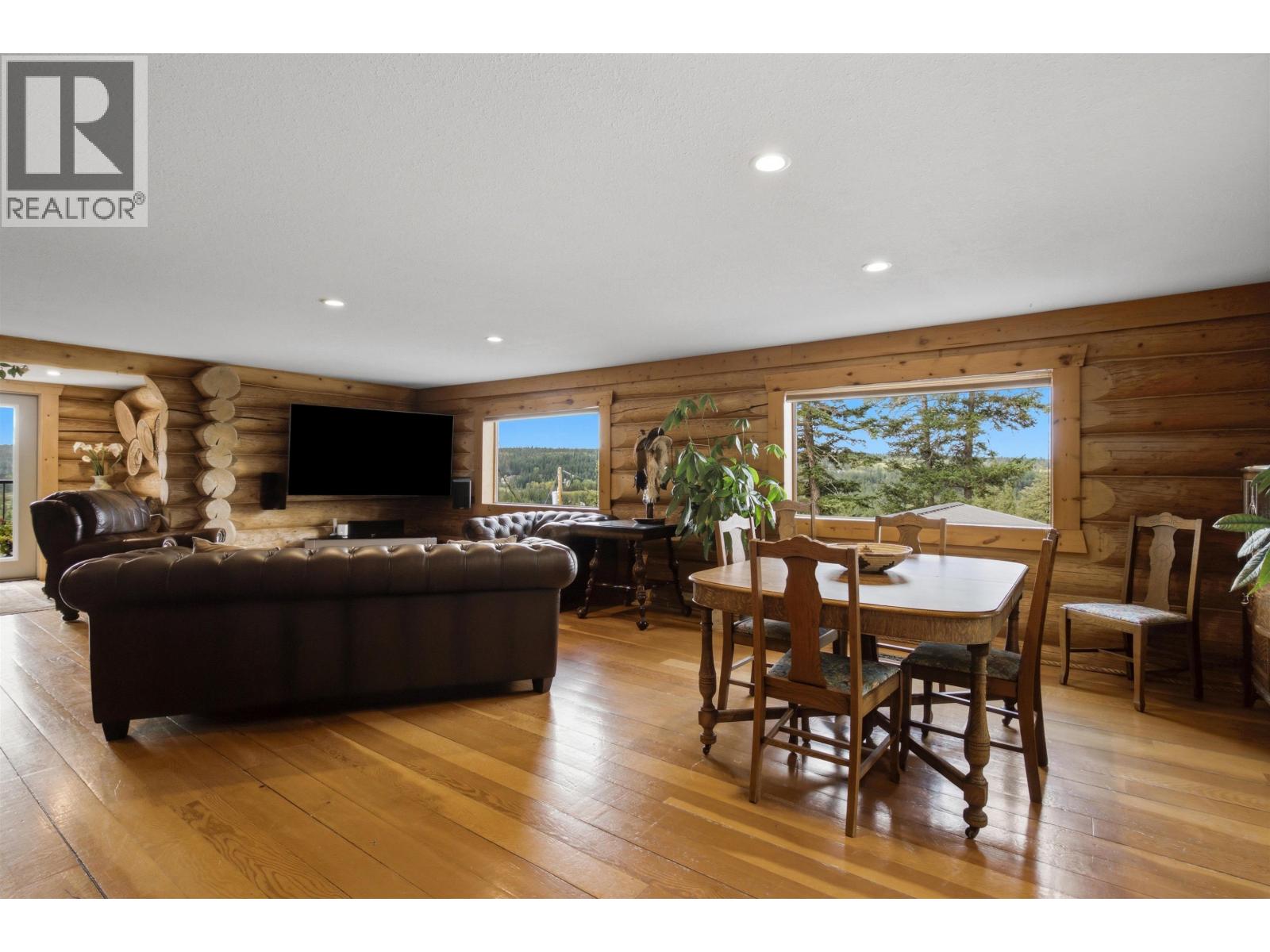 2635 Basaraba Road Property Photo 4