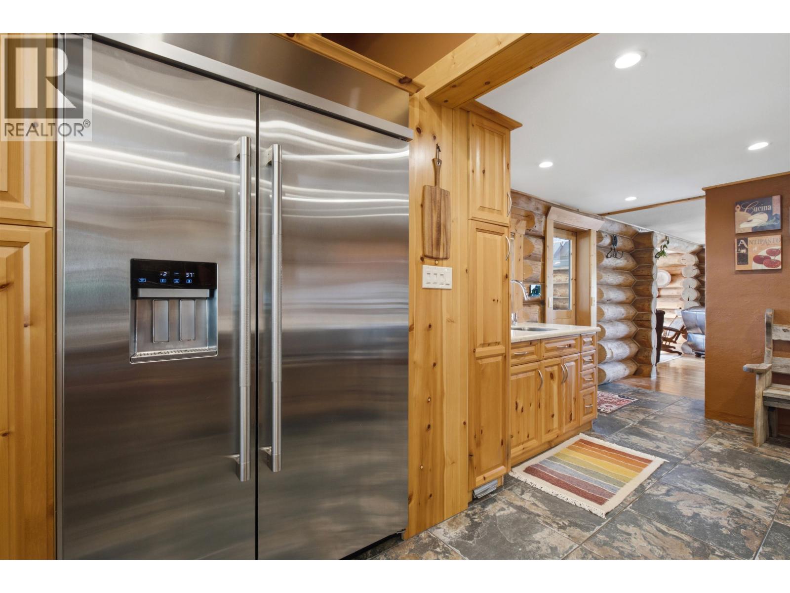 2635 Basaraba Road Property Photo 12