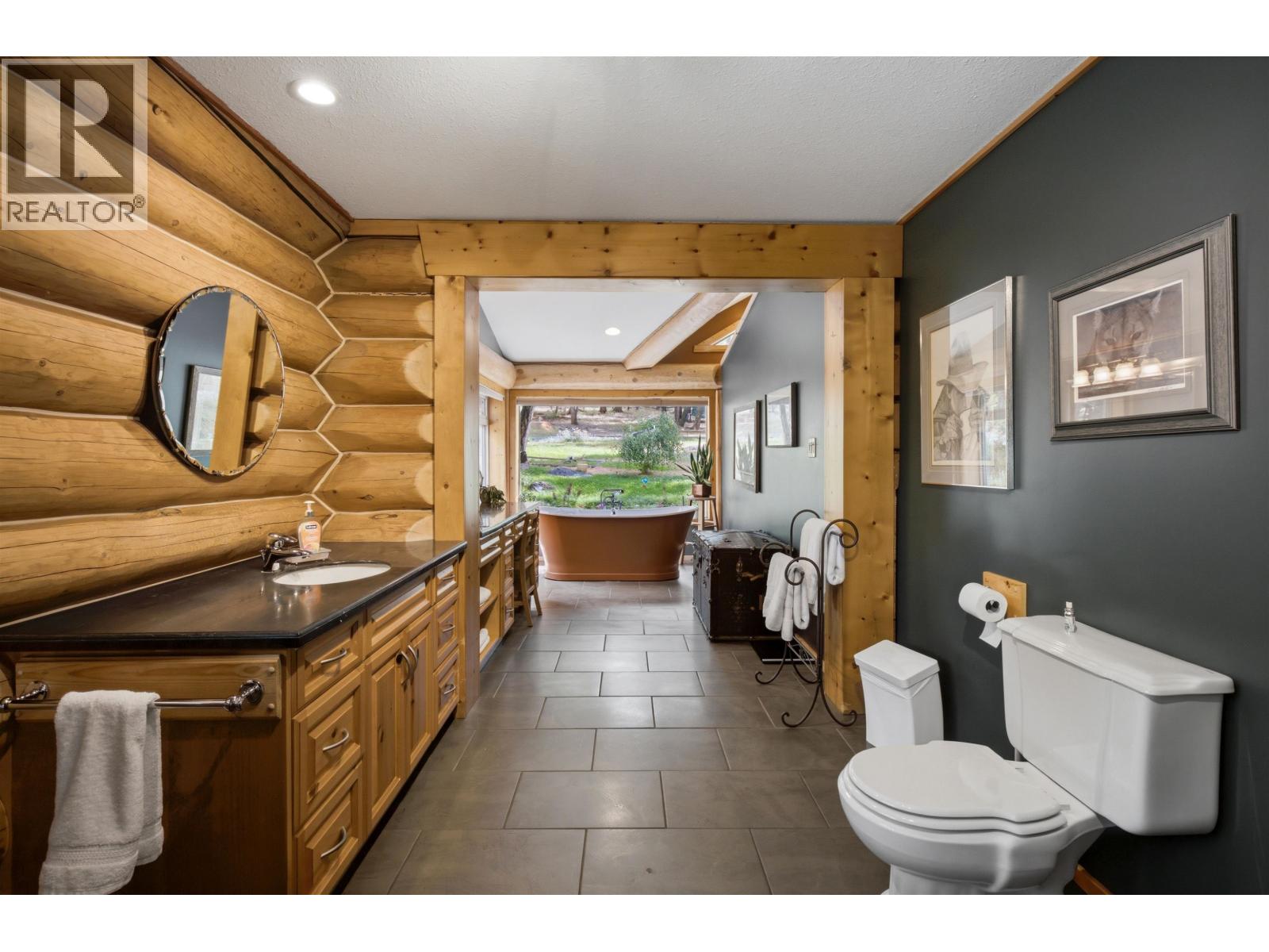 2635 Basaraba Road Property Photo 16