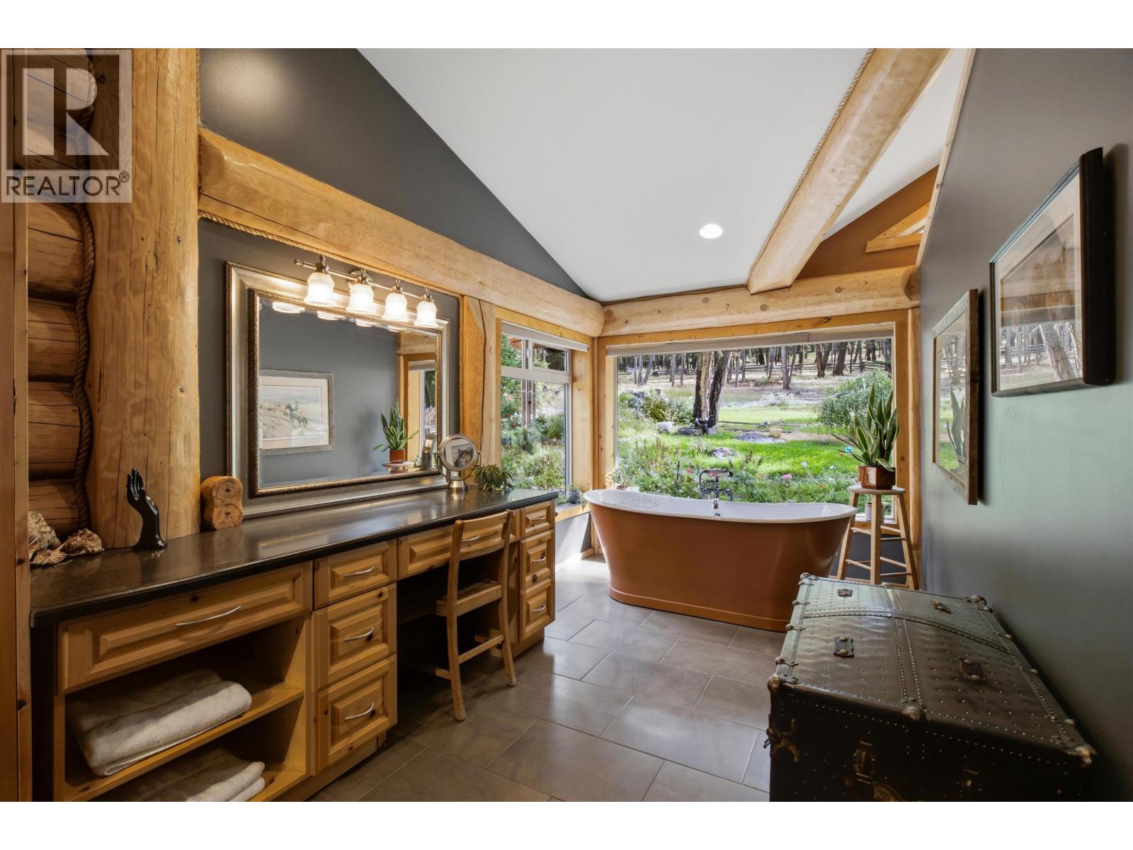2635 Basaraba Road Property Photo 18