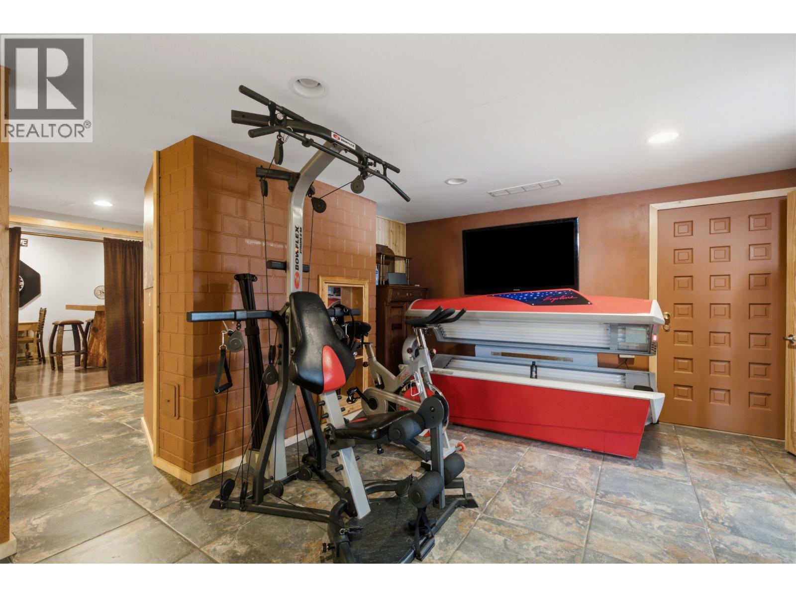 2635 Basaraba Road Property Photo 24