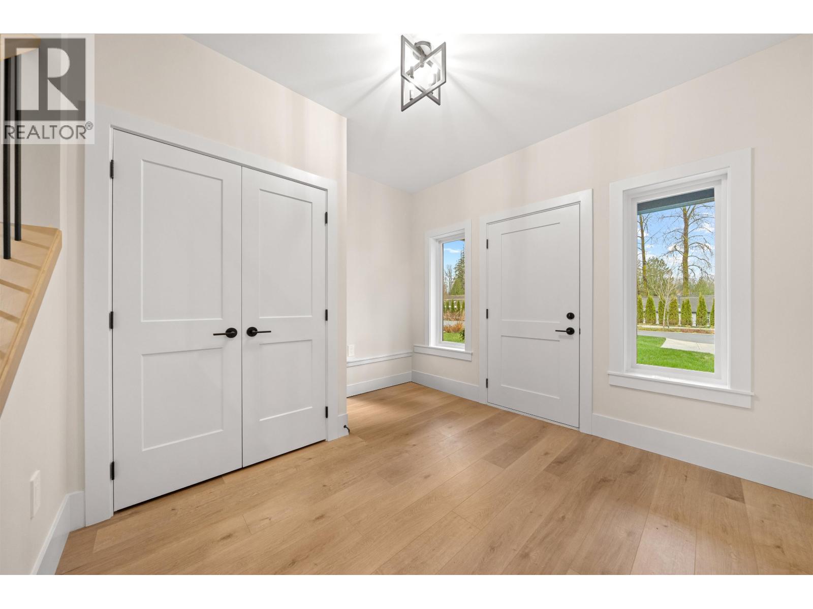 13586 Foreman Drive Property Photo 4