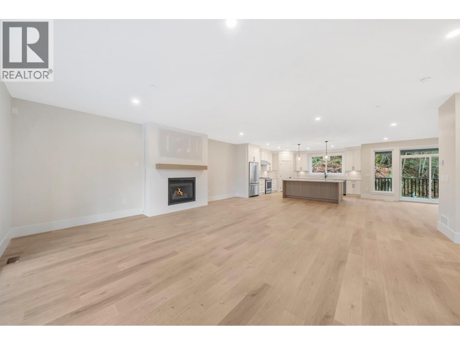 13586 Foreman Drive Property Photo 8