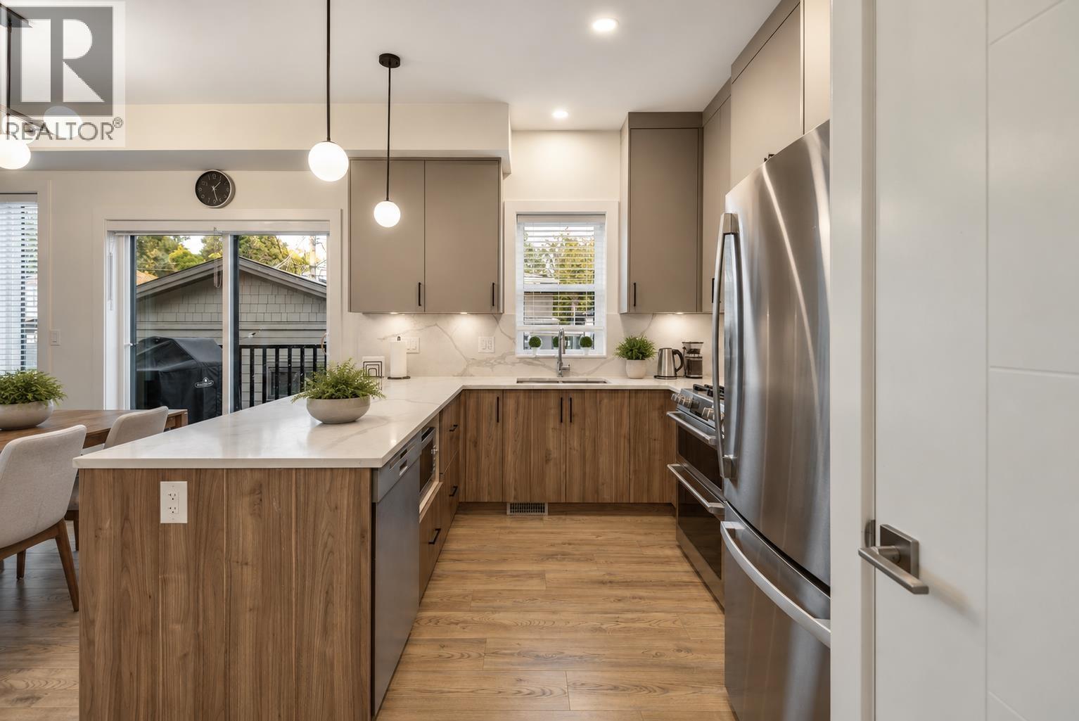 6280 Wales Street Property Photo 8