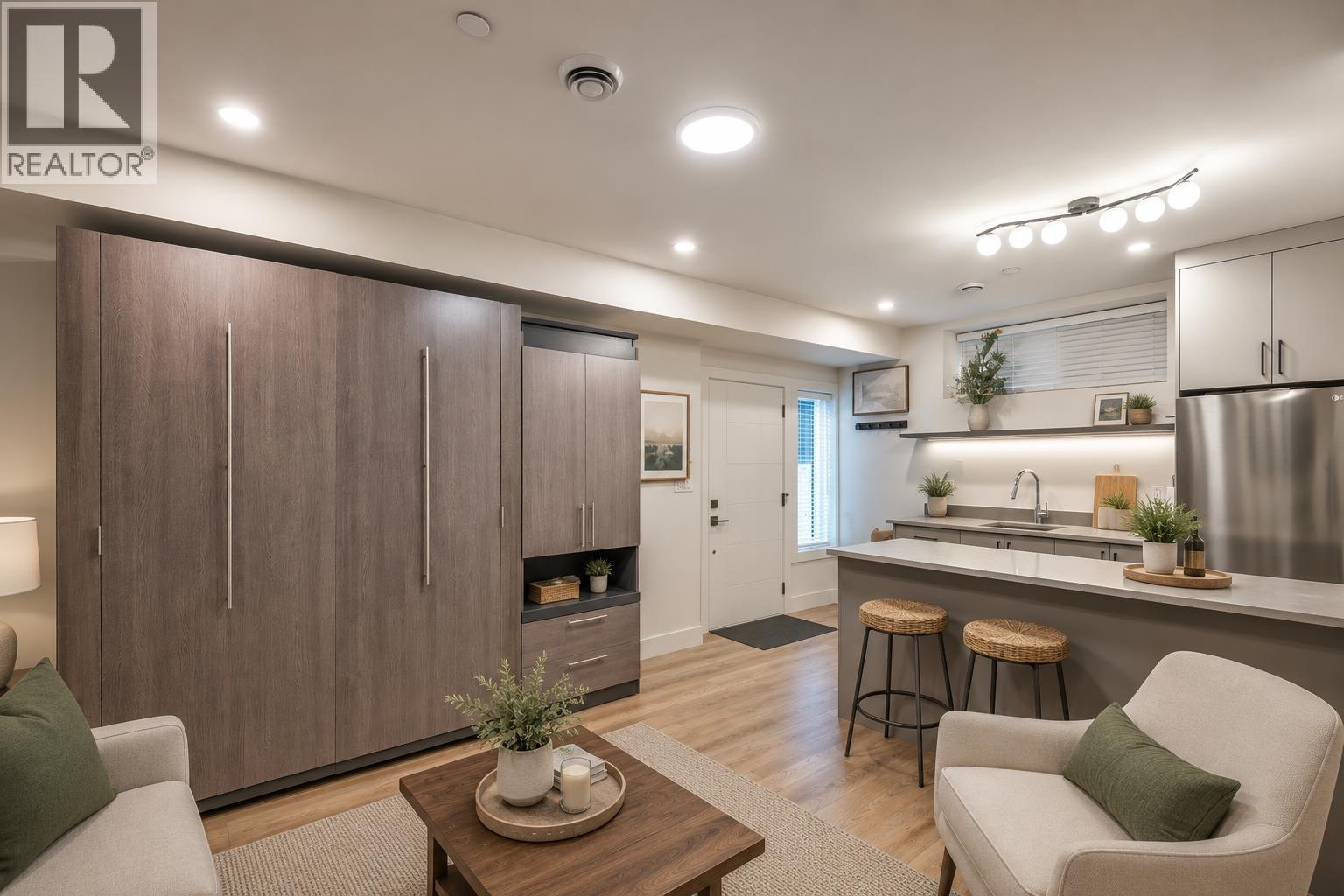 6280 Wales Street Property Photo 14
