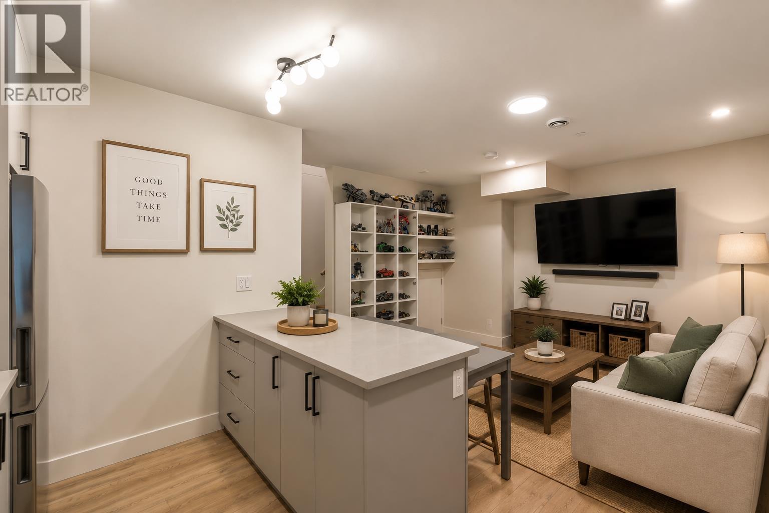 6280 Wales Street Property Photo 16