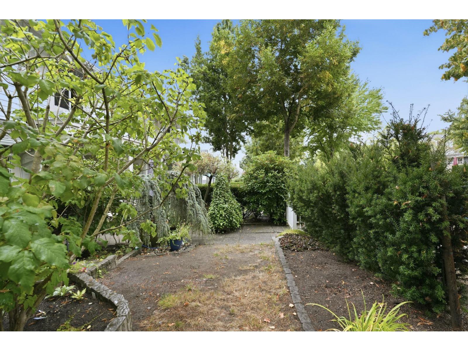 24 15037 58 Avenue Property Photo 32