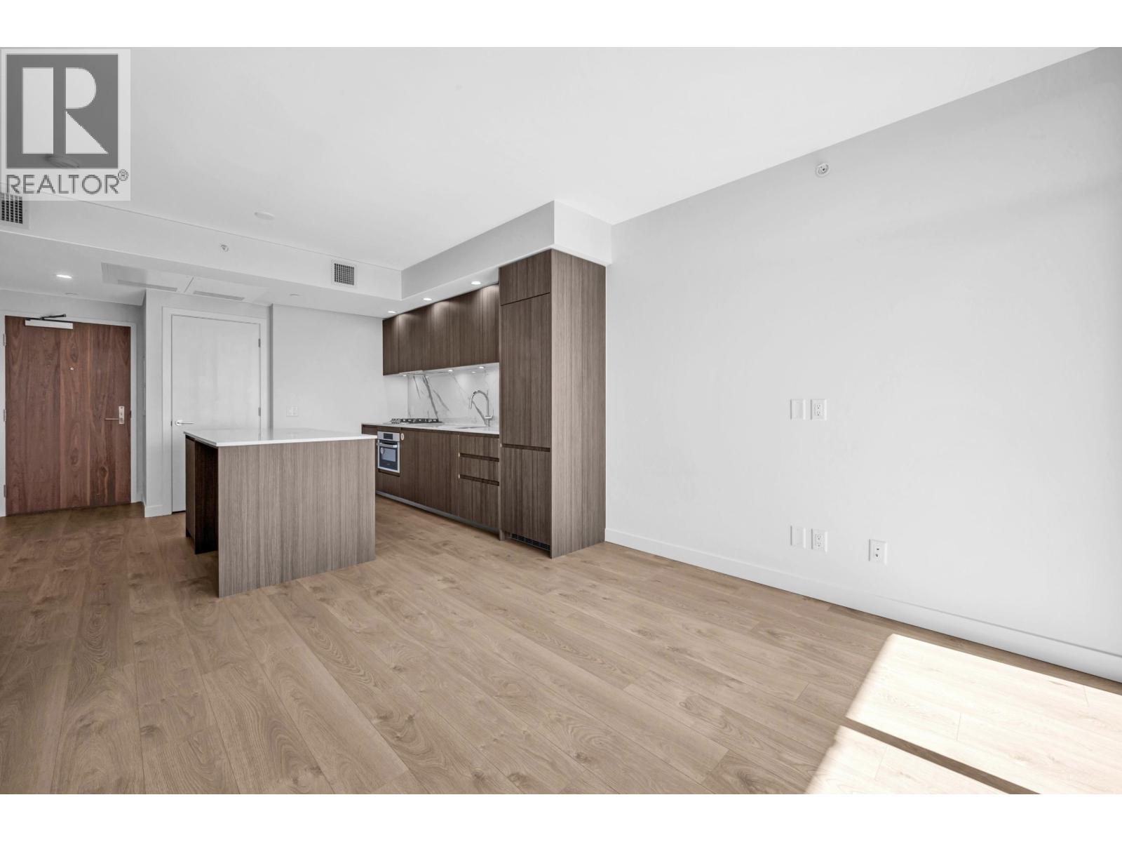 303 6463 Silver Avenue Property Photo 11