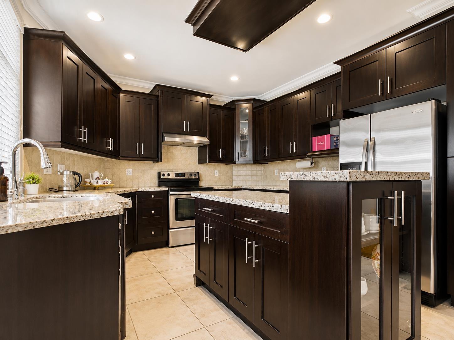 14585 59a Avenue Property Photo 6