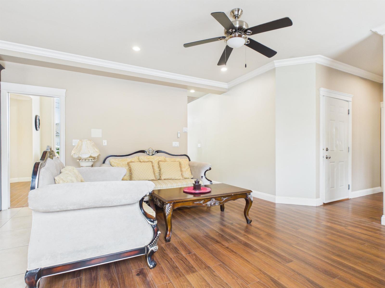14585 59a Avenue Property Photo 7