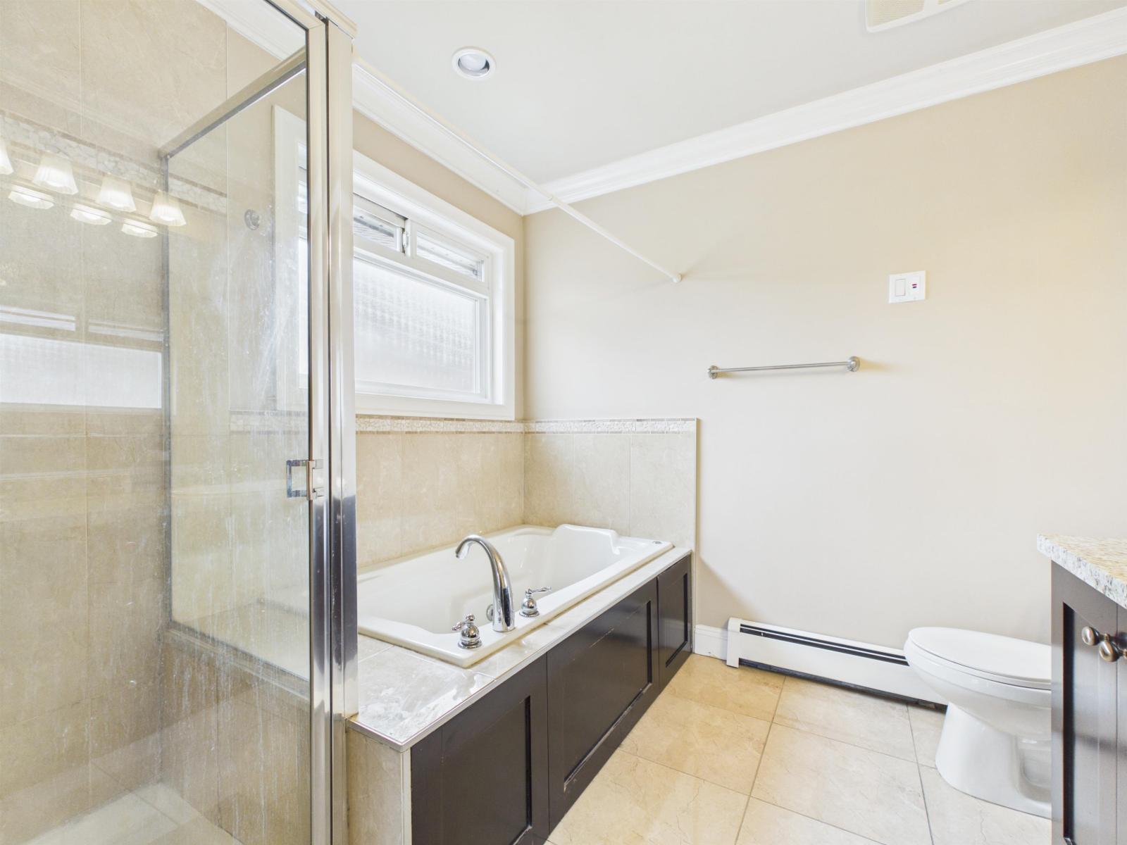 14585 59a Avenue Property Photo 12