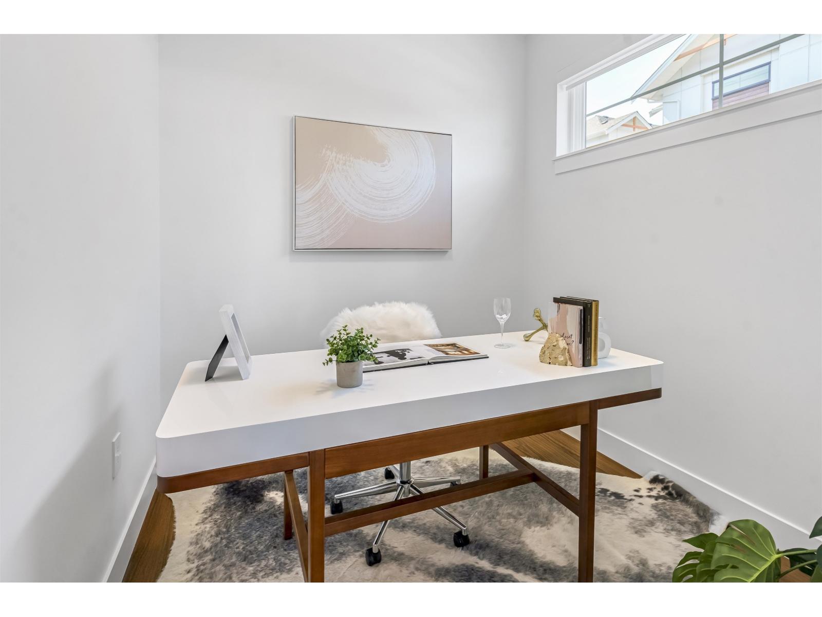 26 6035 141 Street Property Photo 6