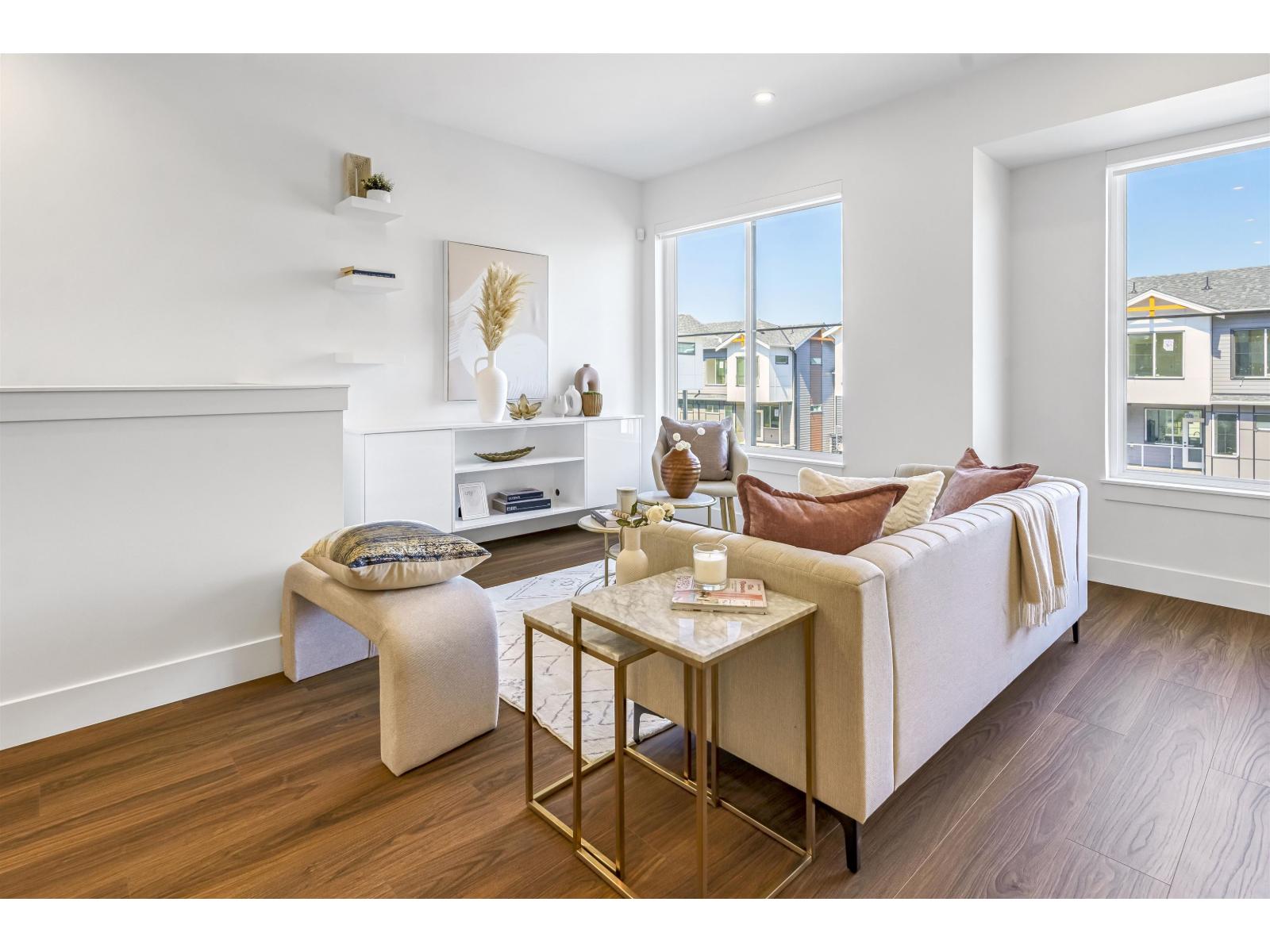 26 6035 141 Street Property Photo 7