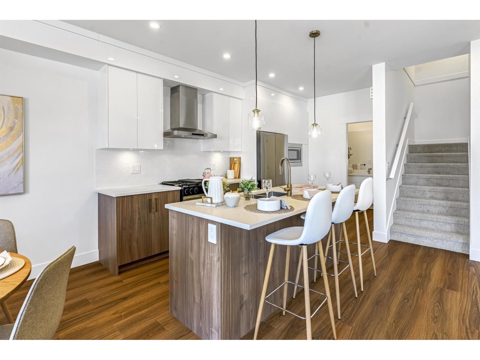 26 6035 141 Street Property Photo 11