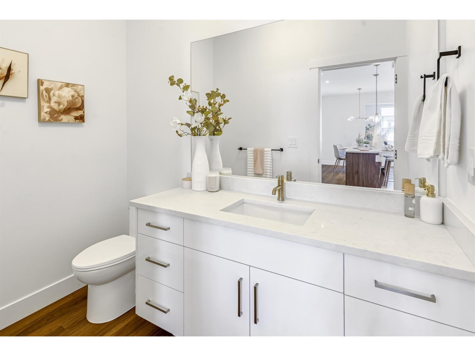 26 6035 141 Street Property Photo 19