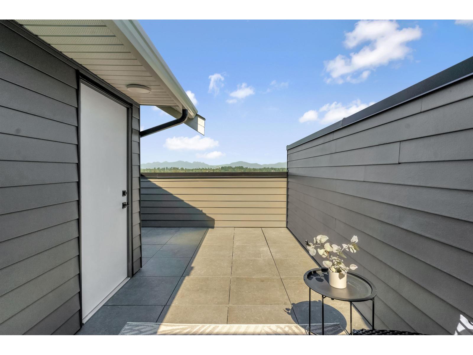26 6035 141 Street Property Photo 34
