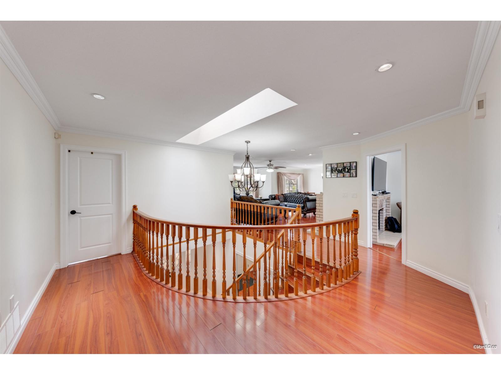 7069 144 Street Property Photo 4