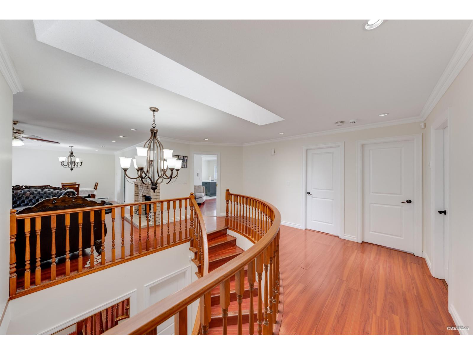 7069 144 Street Property Photo 5