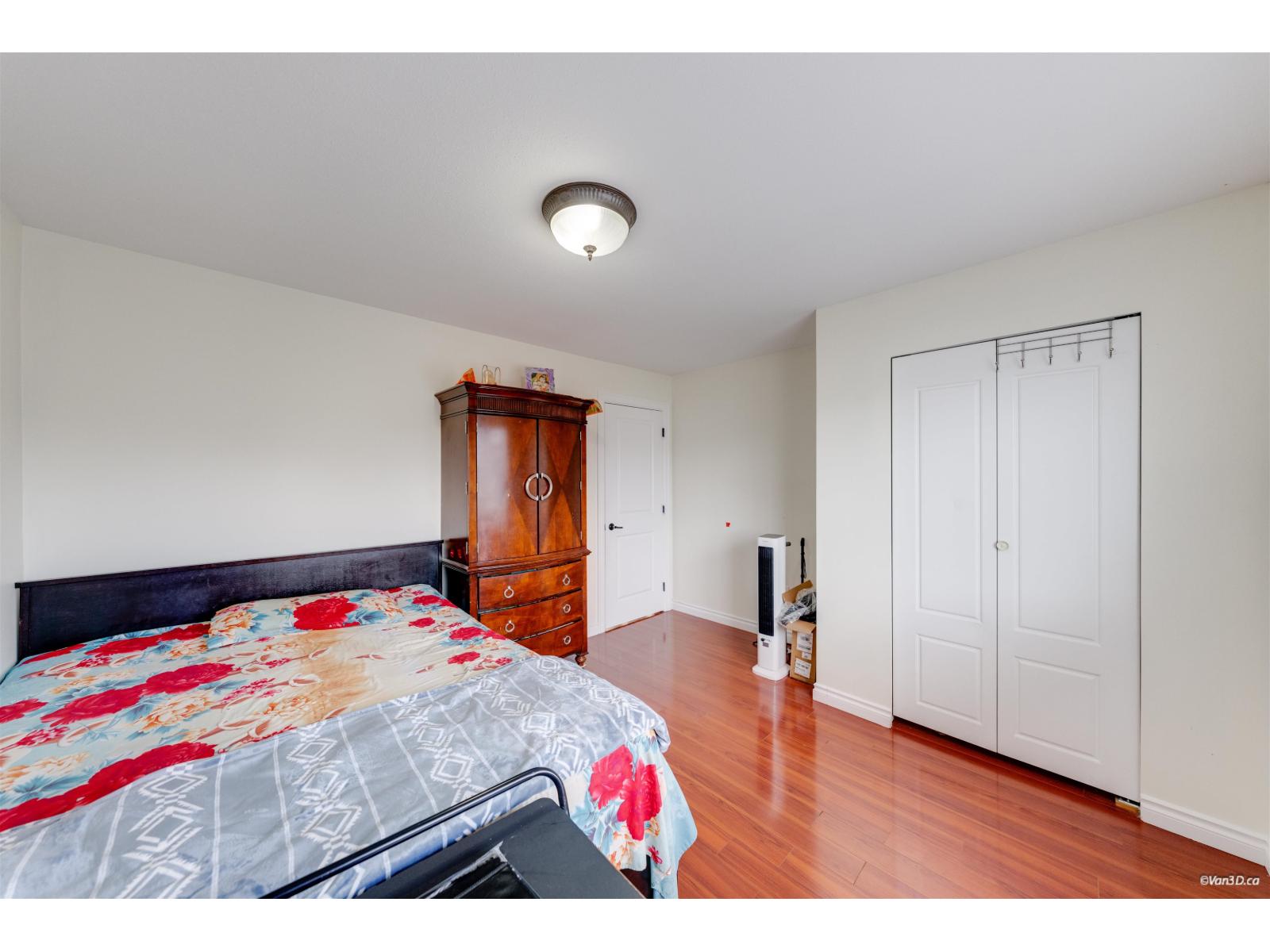 7069 144 Street Property Photo 17