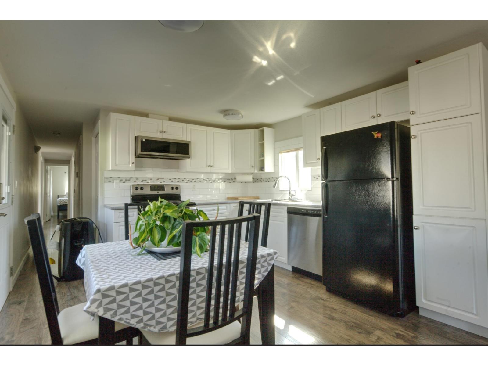 1884 Heath Road #16 Property Photo 14