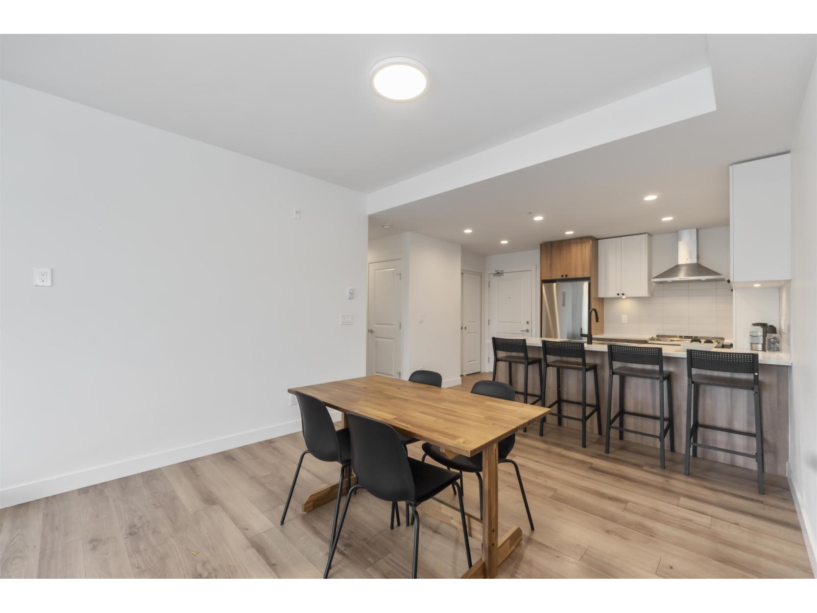 A413 20487 65 Avenue Property Photo 21
