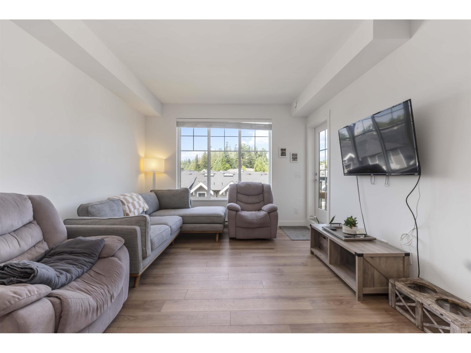 A413 20487 65 Avenue Property Photo 22