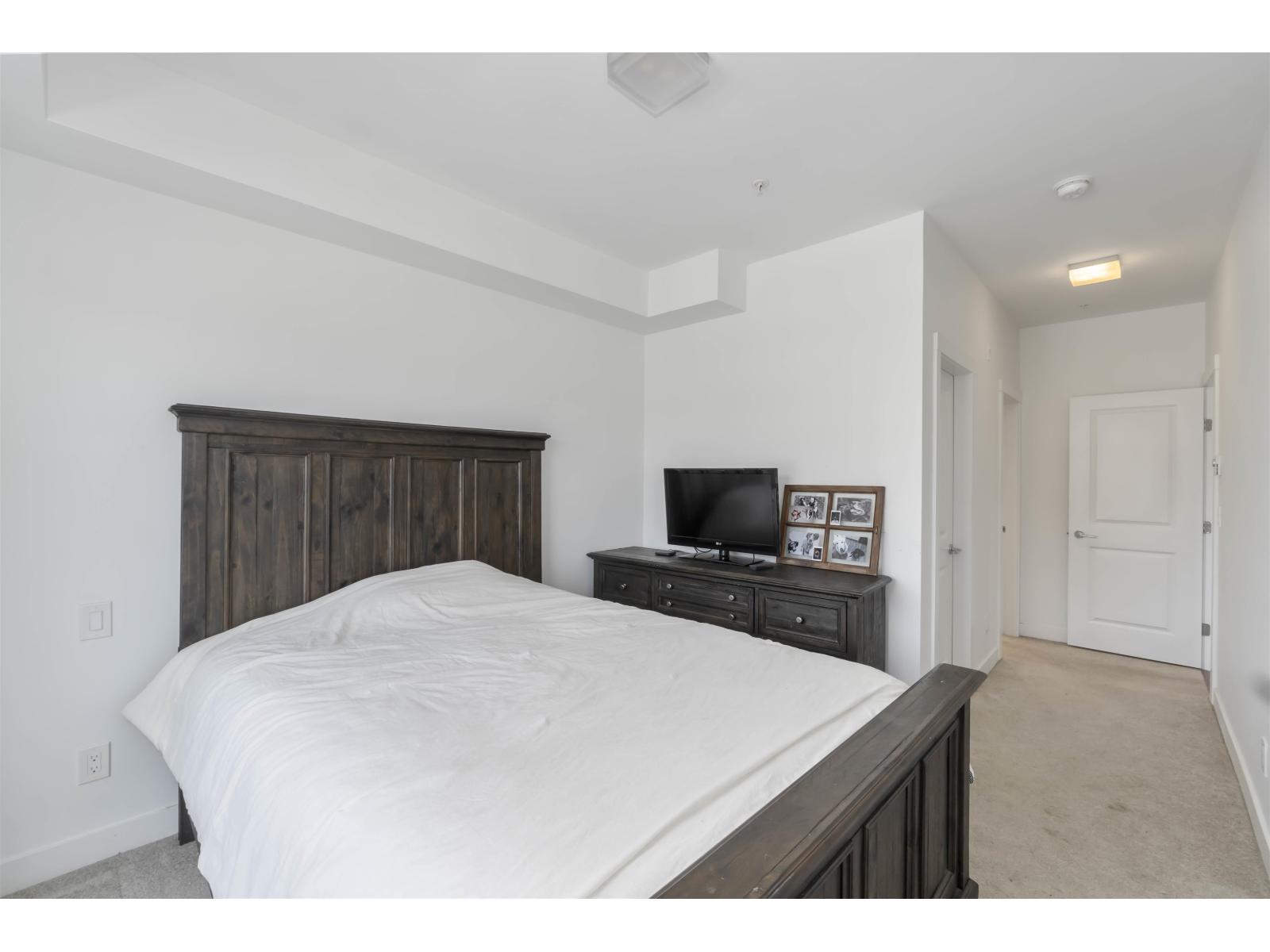 A413 20487 65 Avenue Property Photo 35