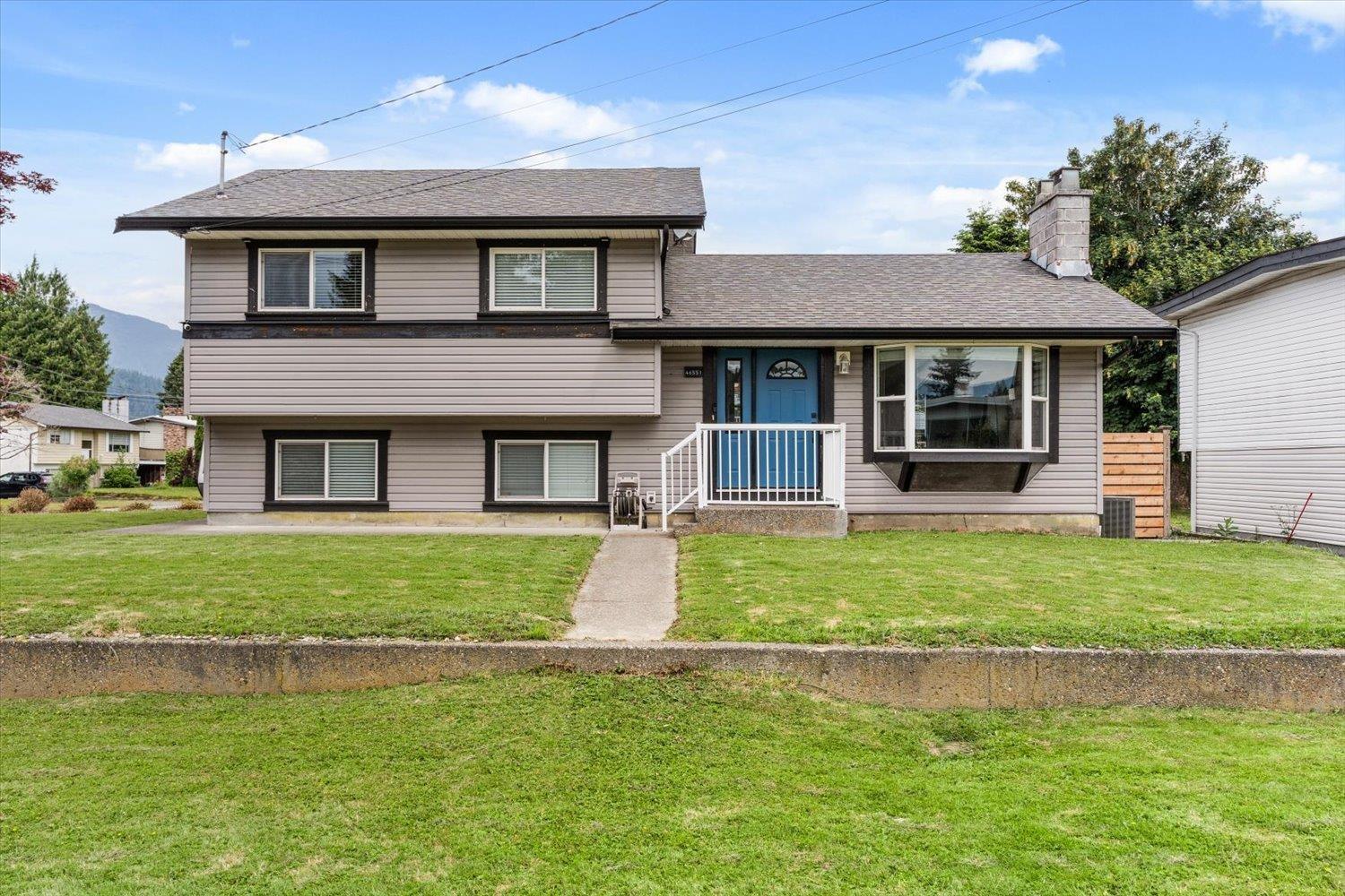 46551 Teton Avenue Property Photo 3
