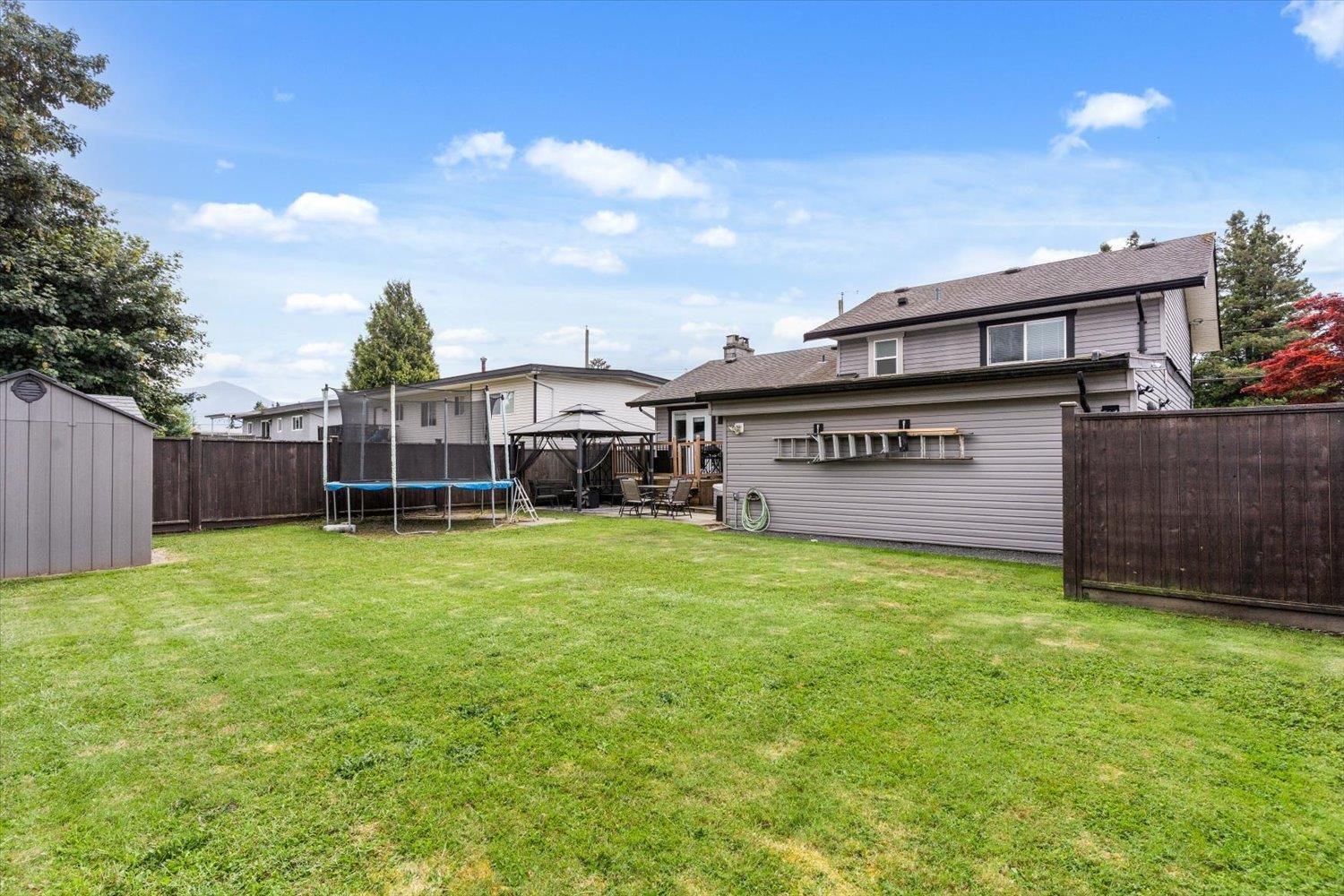 46551 Teton Avenue Property Photo 4