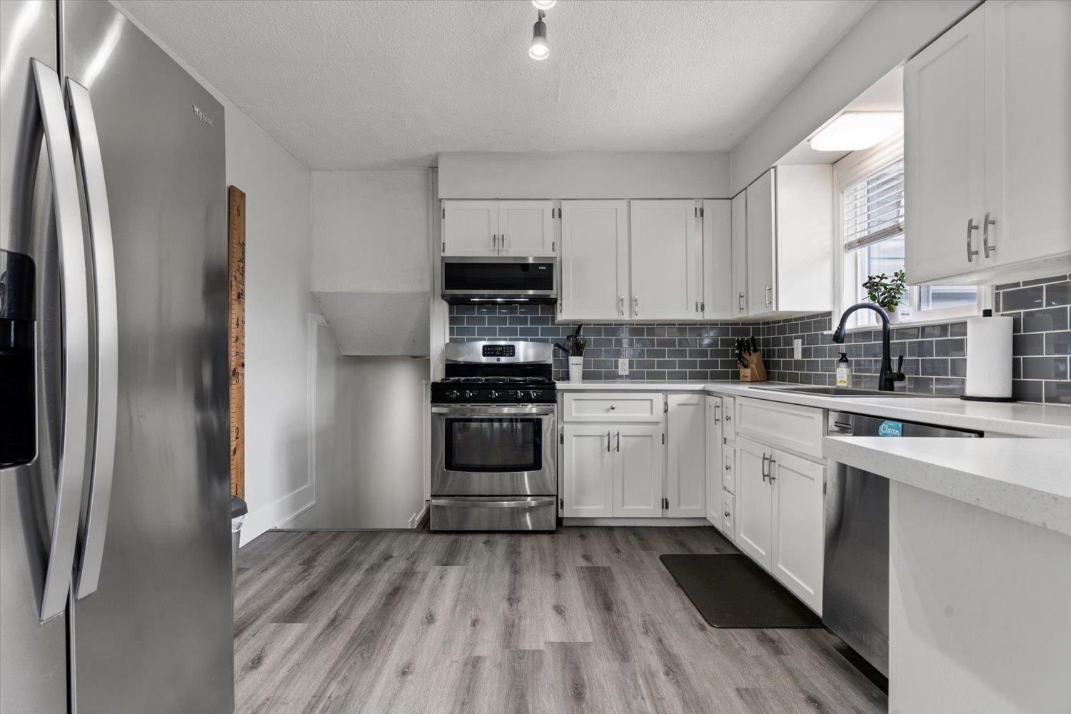 46551 Teton Avenue Property Photo 8