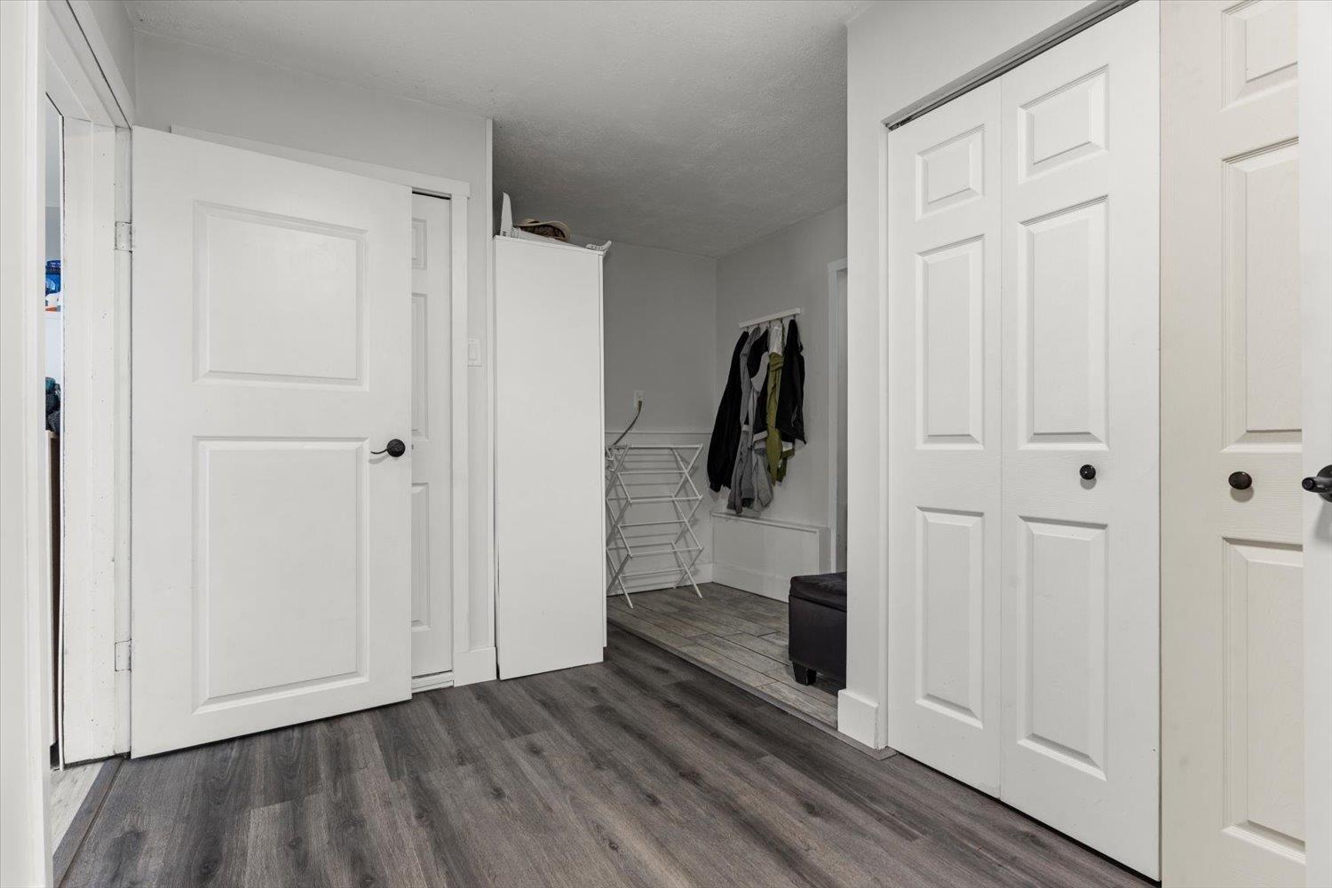46551 Teton Avenue Property Photo 23