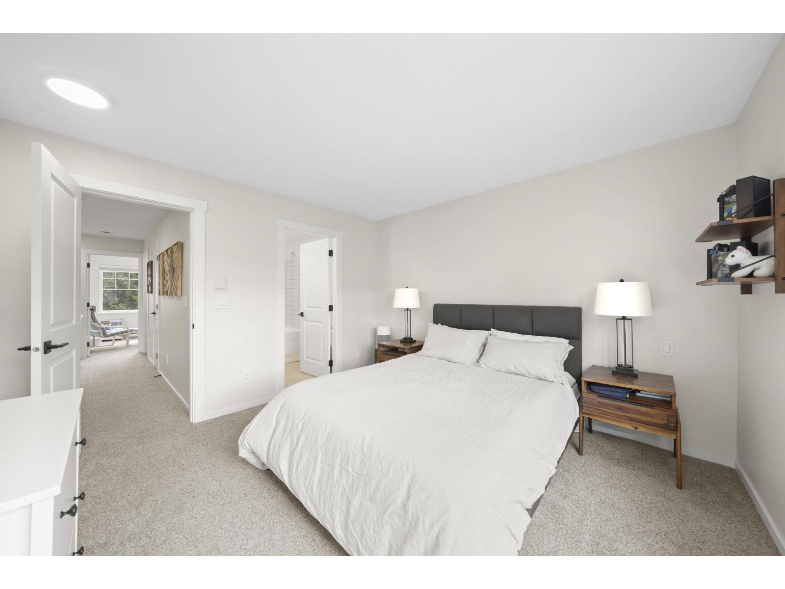 53 18983 72a Avenue Property Photo 14