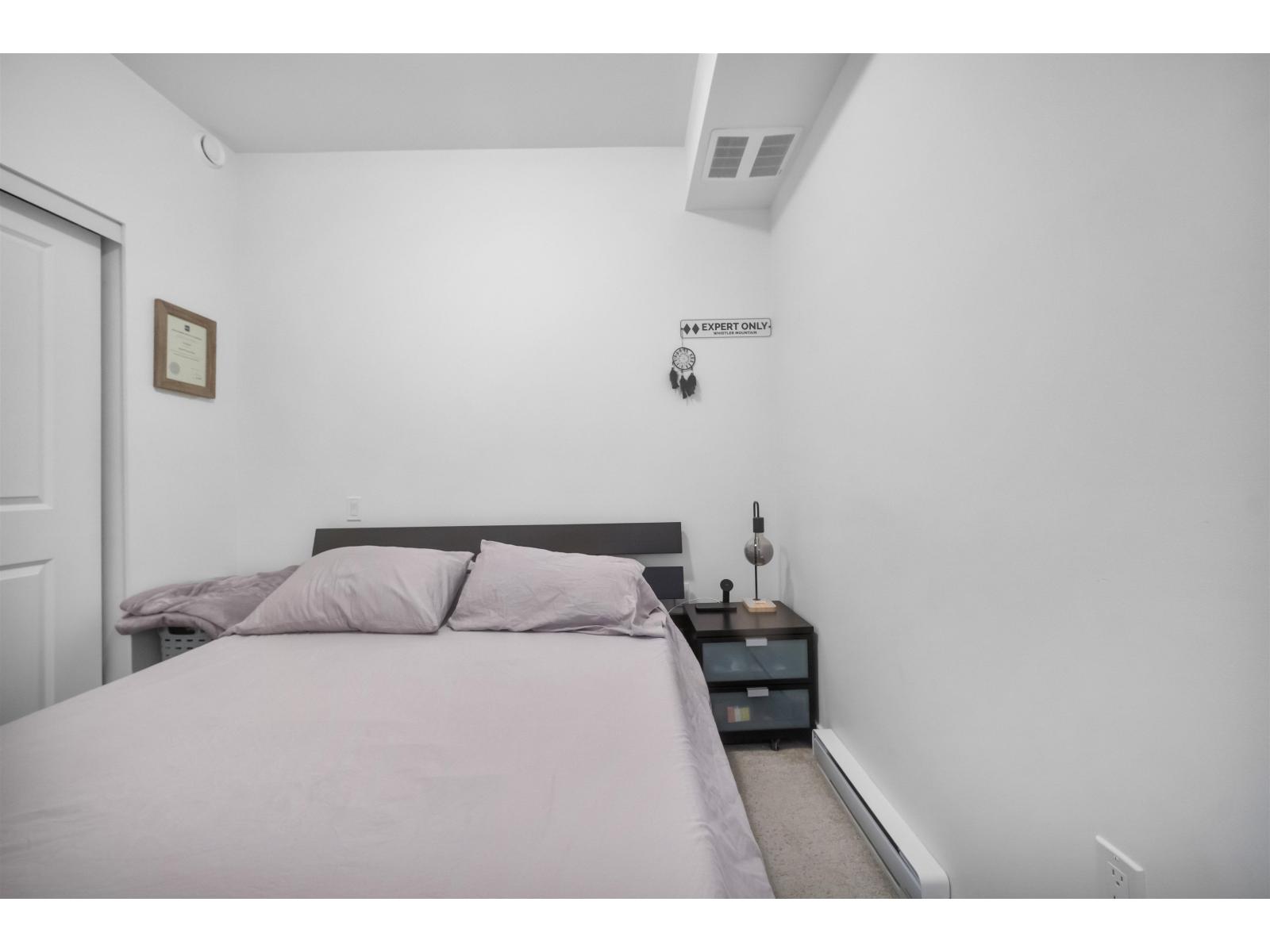 A413 20834 80 Avenue Property Photo 14