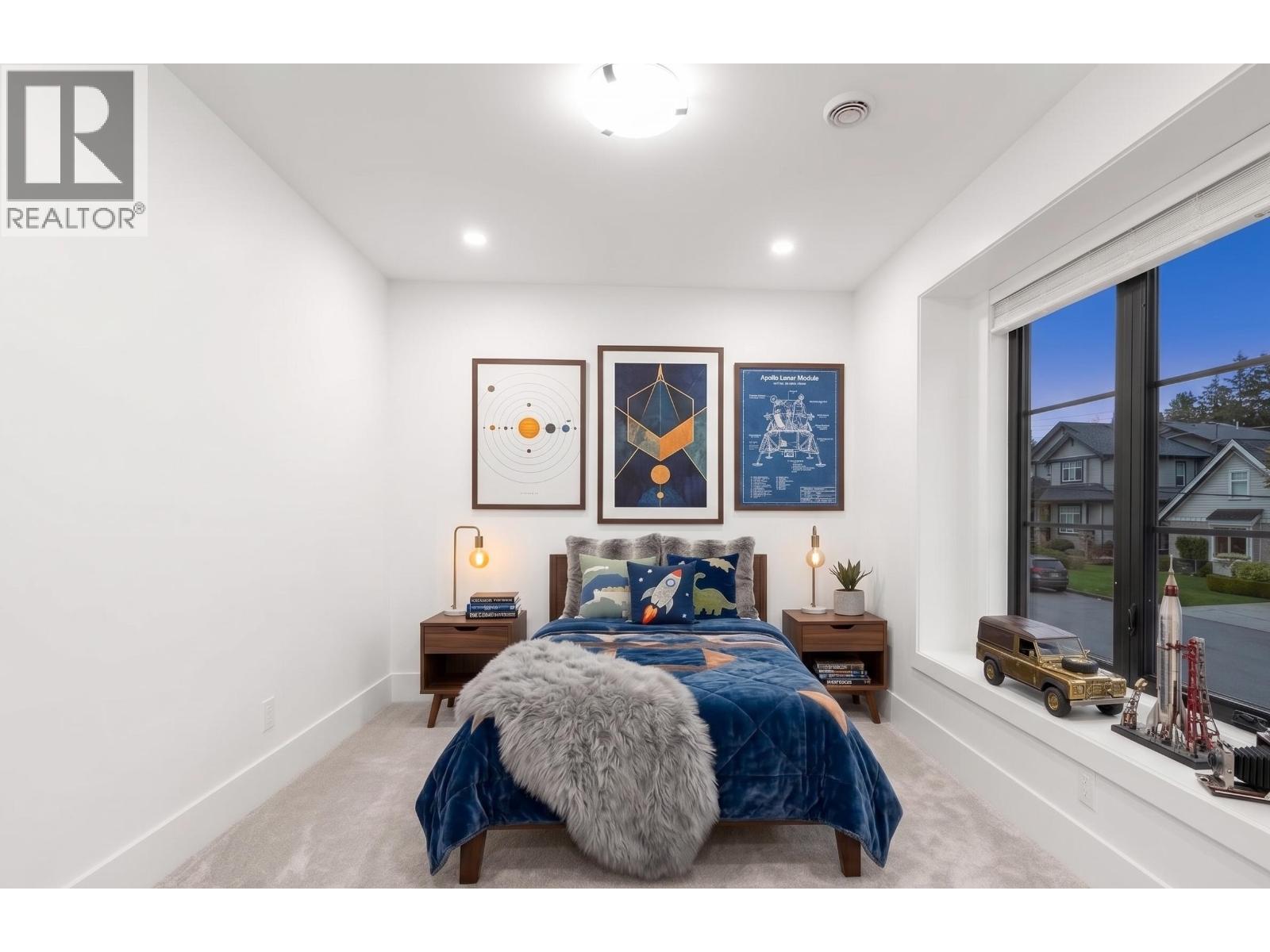 29 50 Street Property Photo 32