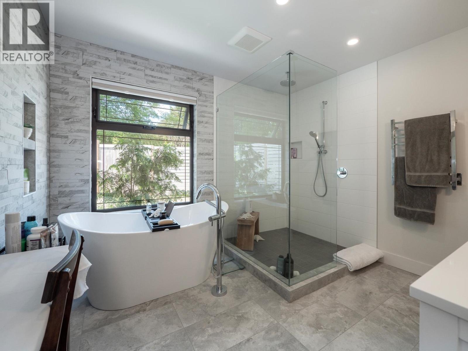 655 Dougall Road Property Photo 13