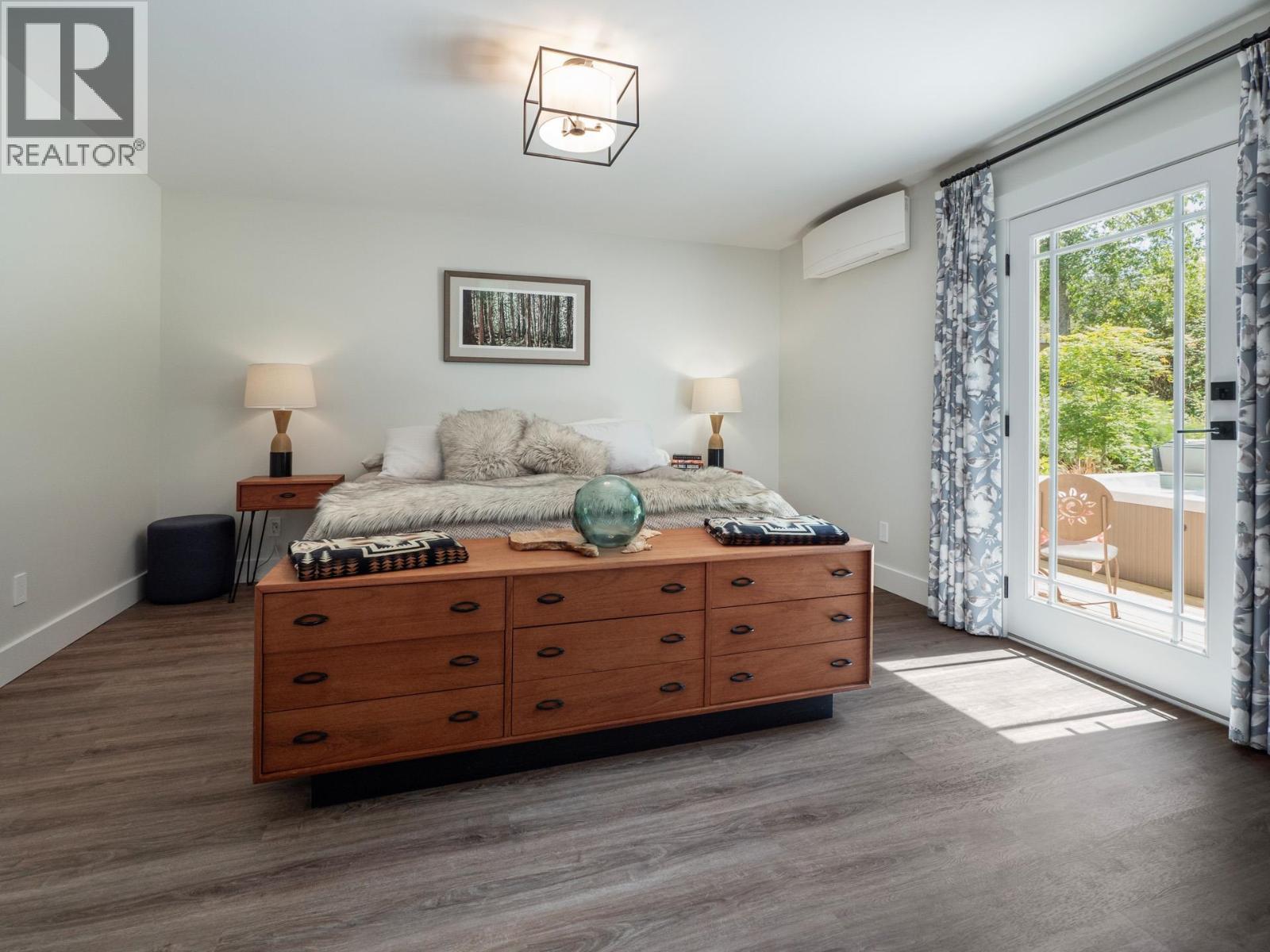 655 Dougall Road Property Photo 15